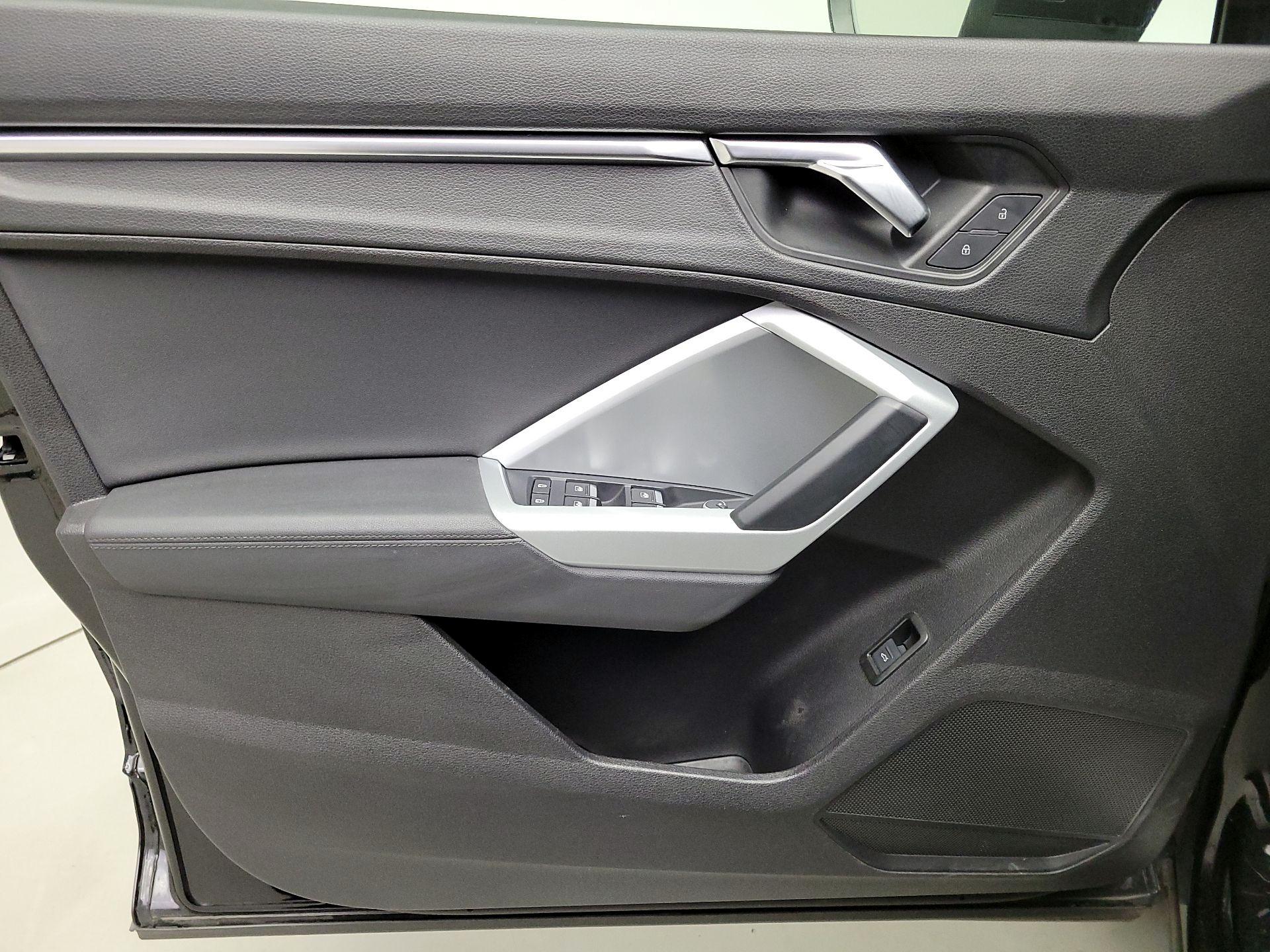 Thumbnail: 2021 Audi Q3 - 12