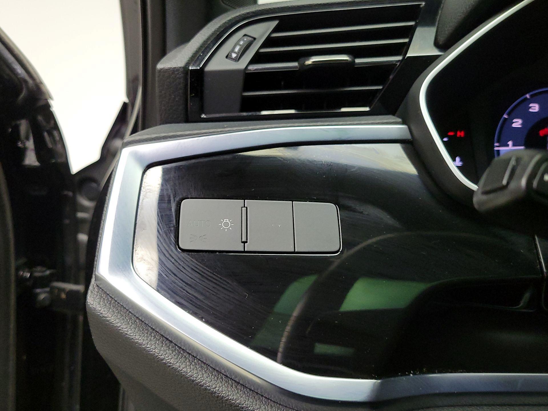 Thumbnail: 2021 Audi Q3 - 13