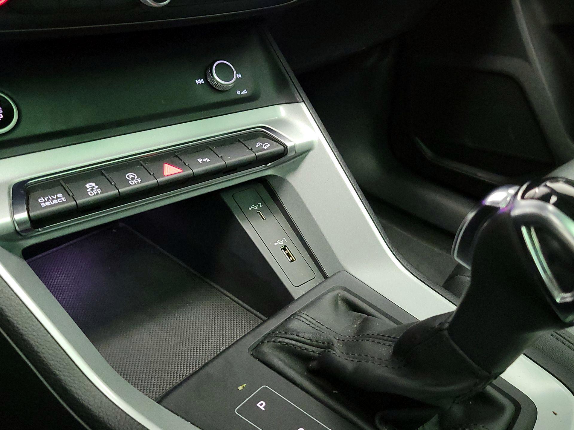 Thumbnail: 2021 Audi Q3 - 18