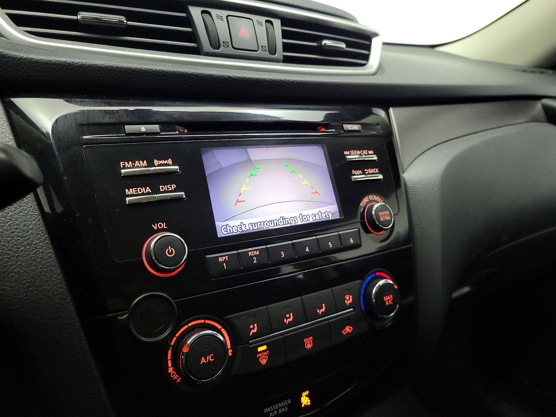 Thumbnail: 2015 Nissan Rogue - 14