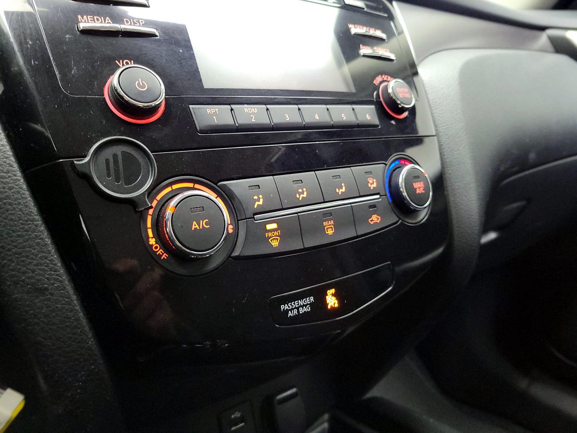 Thumbnail: 2015 Nissan Rogue - 16