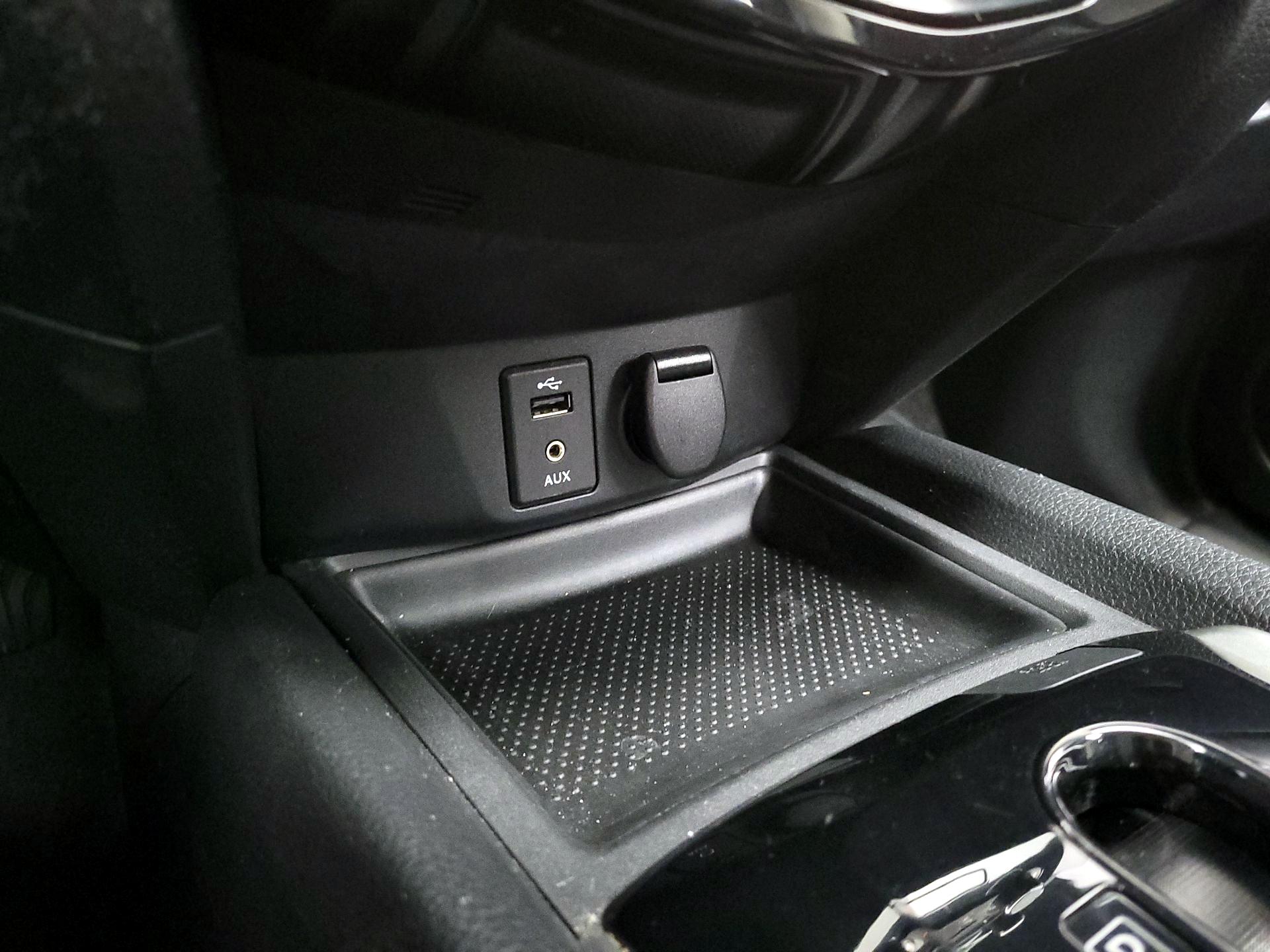 Thumbnail: 2015 Nissan Rogue - 18