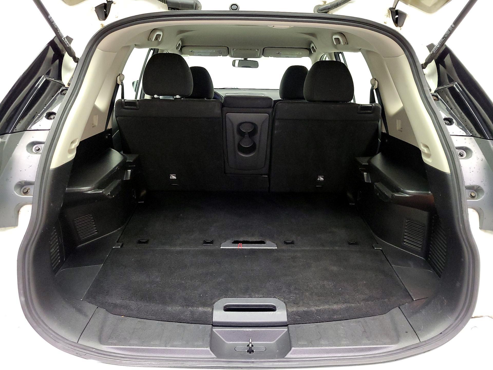 Thumbnail: 2015 Nissan Rogue - 20