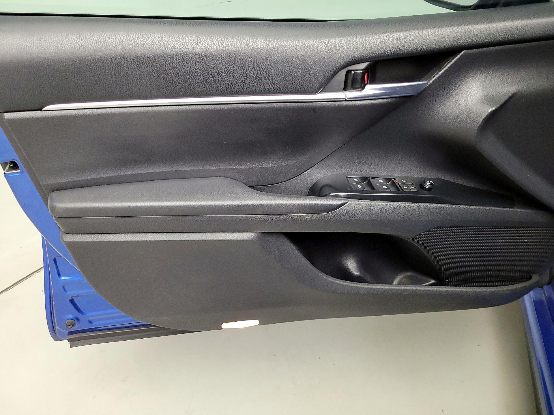 Thumbnail: 2018 Toyota Camry - 12