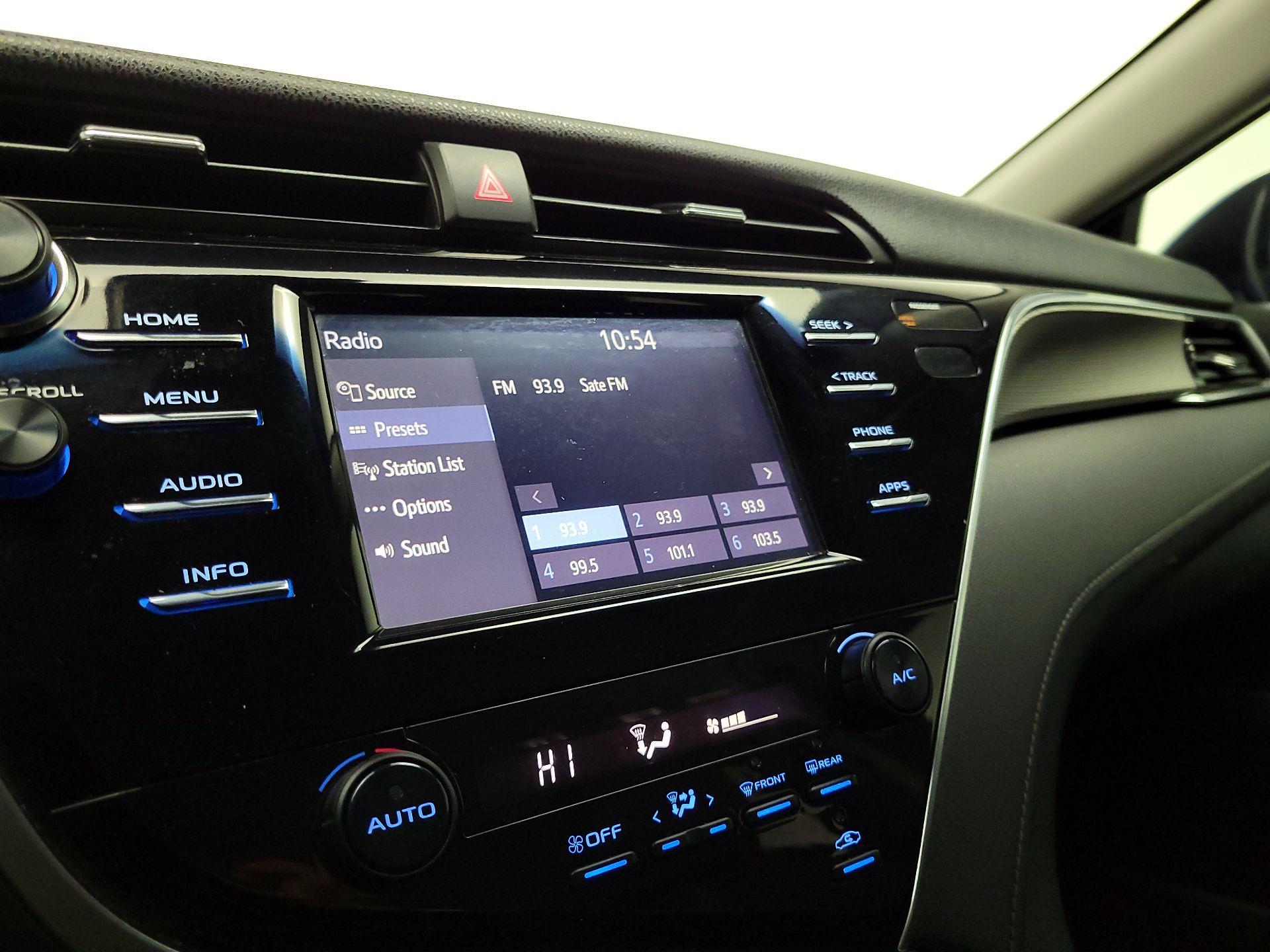 Thumbnail: 2018 Toyota Camry - 15