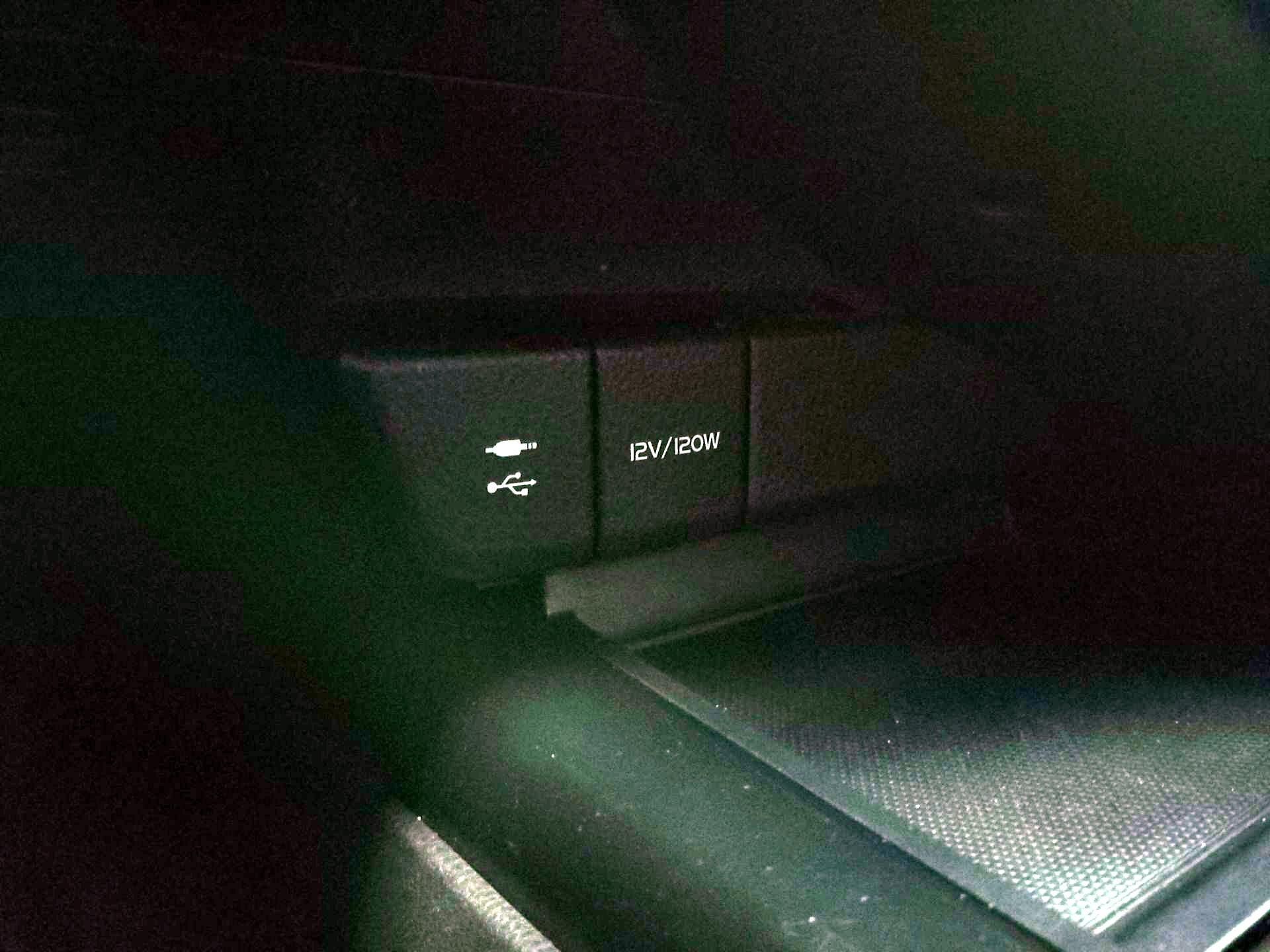 Thumbnail: 2018 Toyota Camry - 18