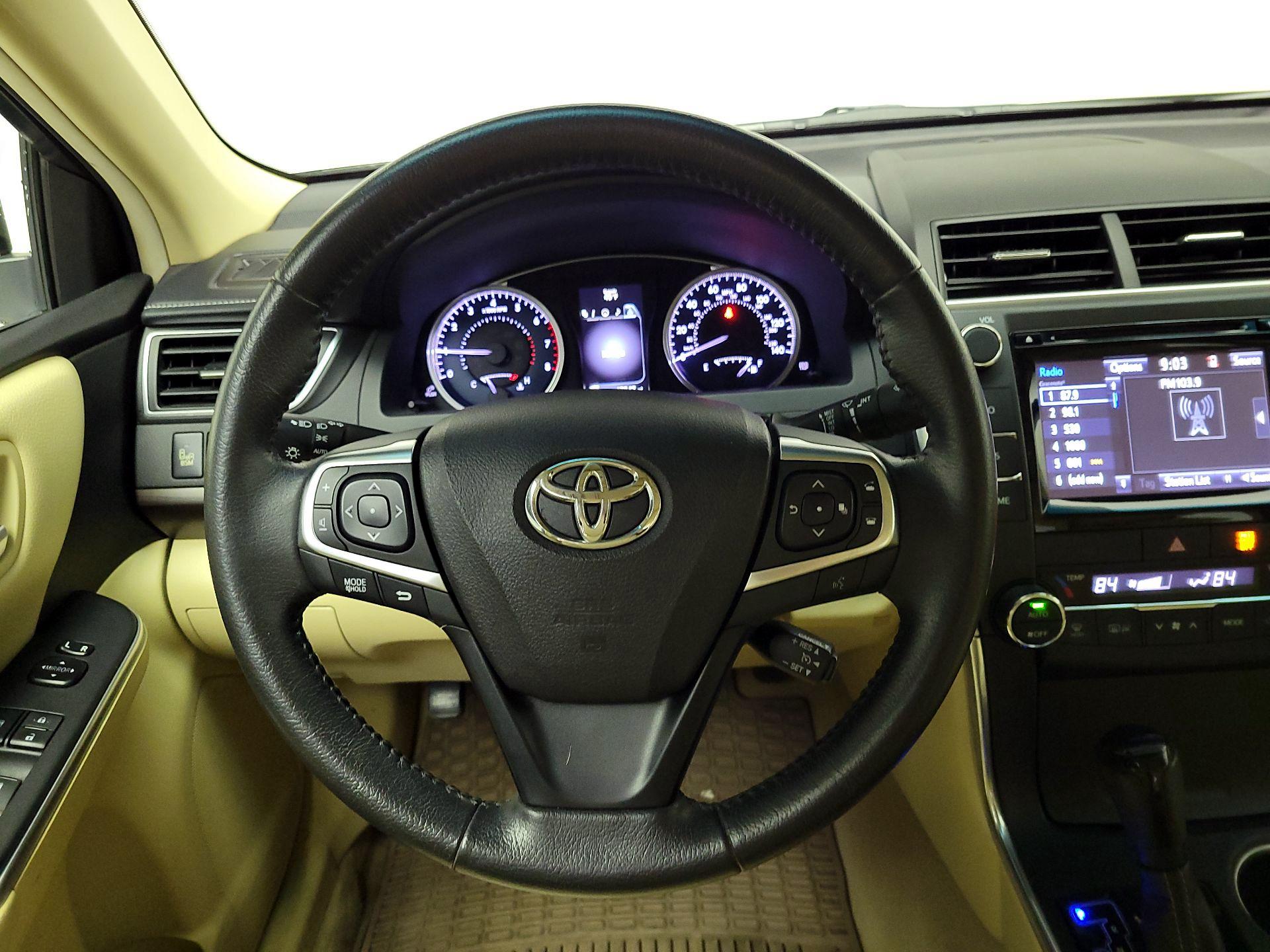 Thumbnail: 2015 Toyota Camry - 10