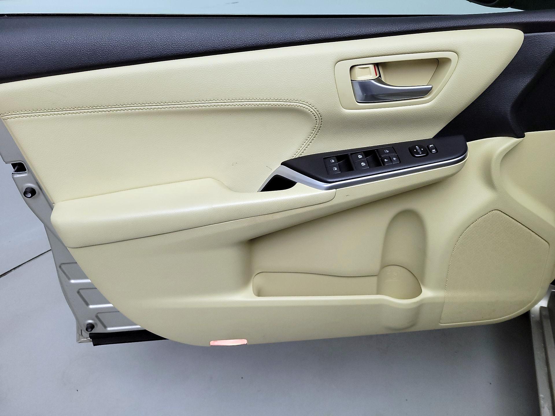 Thumbnail: 2015 Toyota Camry - 12