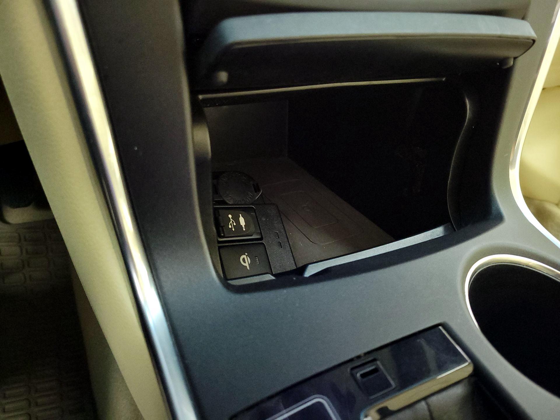 Thumbnail: 2015 Toyota Camry - 19