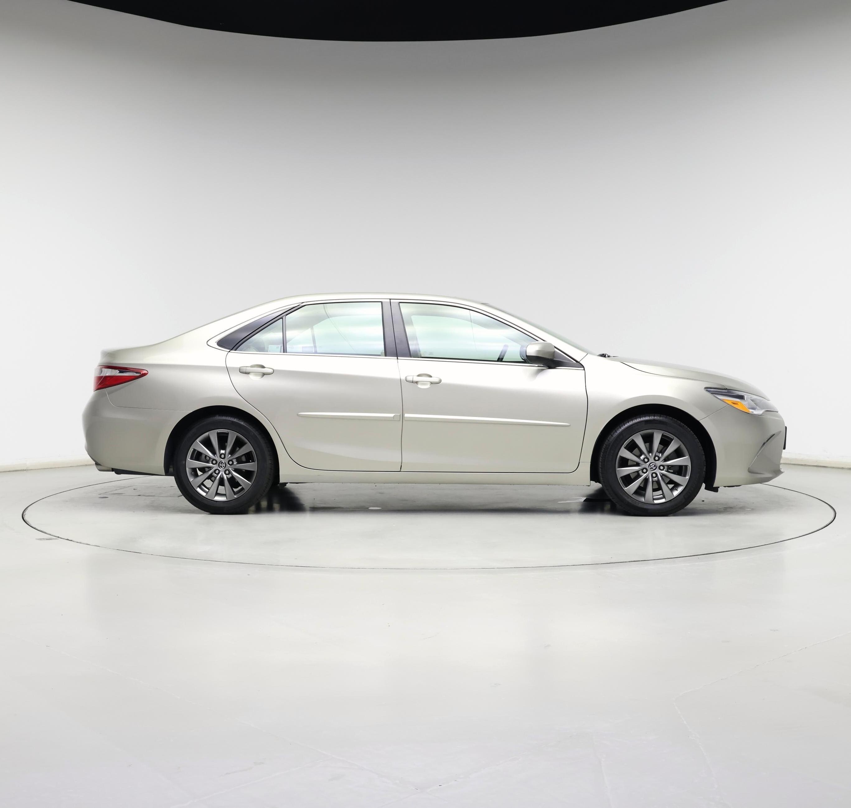 Thumbnail: 2015 Toyota Camry - 7