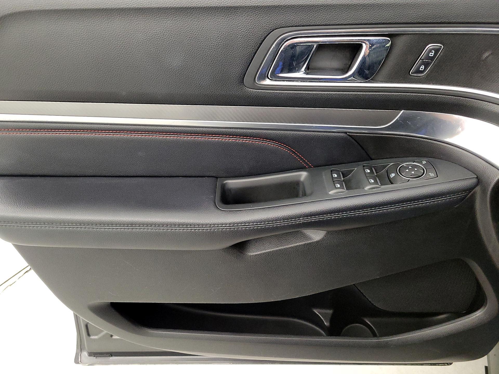 Thumbnail: 2018 Ford Explorer - 12