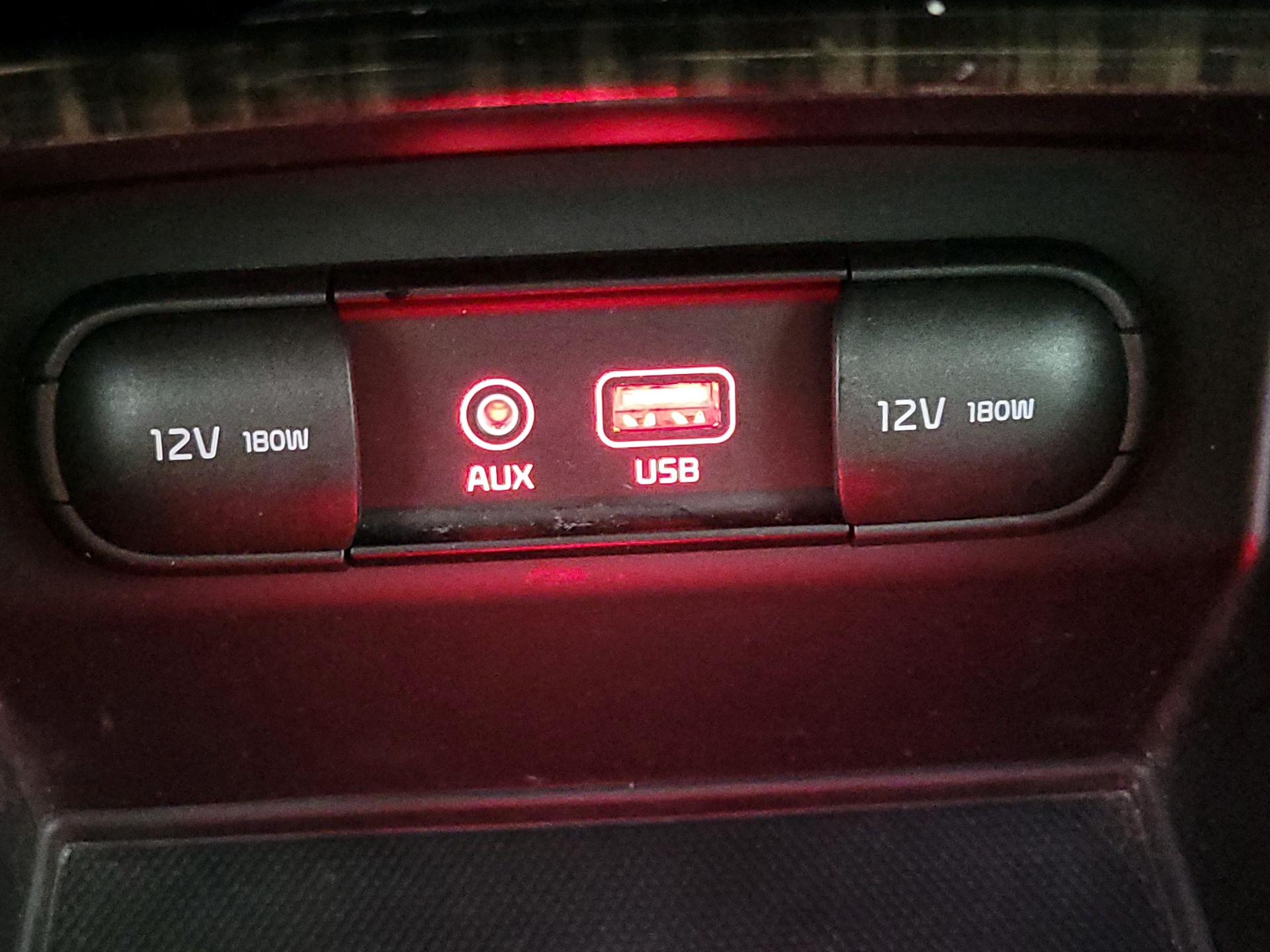 Thumbnail: 2020 Kia Sorento - 18