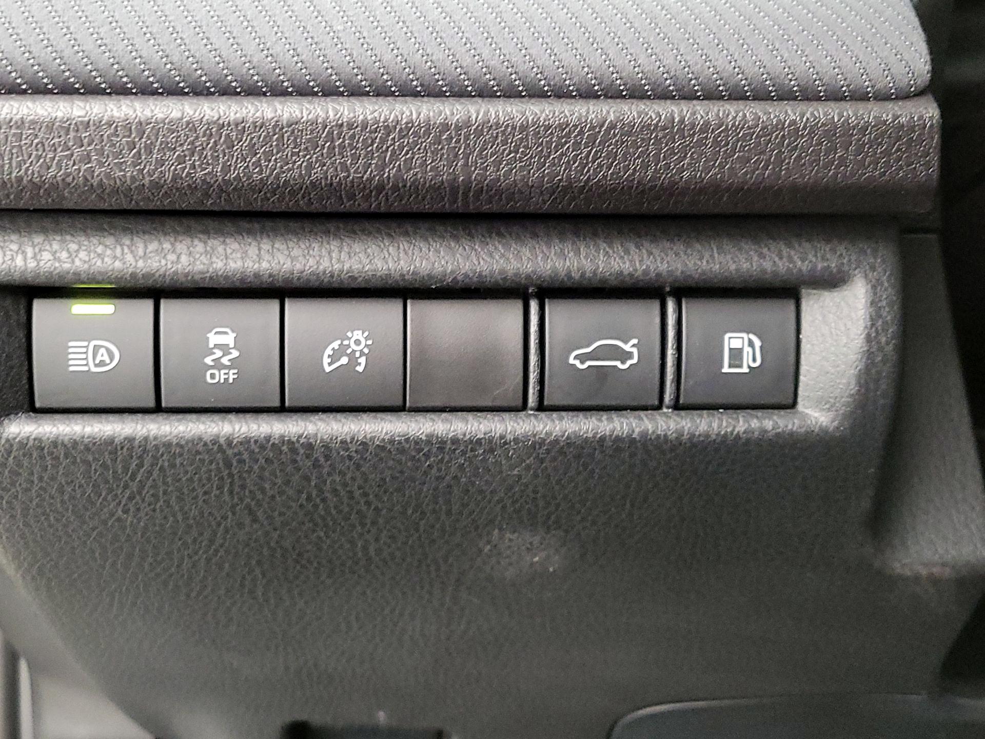 Thumbnail: 2025 Toyota Camry - 13