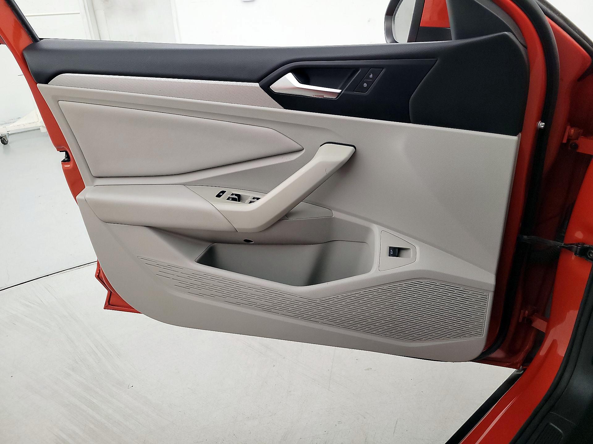 Thumbnail: 2019 Volkswagen Jetta - 12