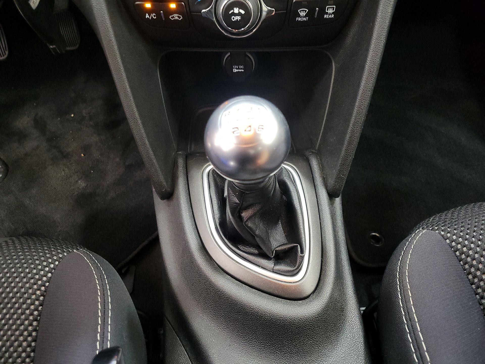 Thumbnail: 2015 Dodge Dart - 17
