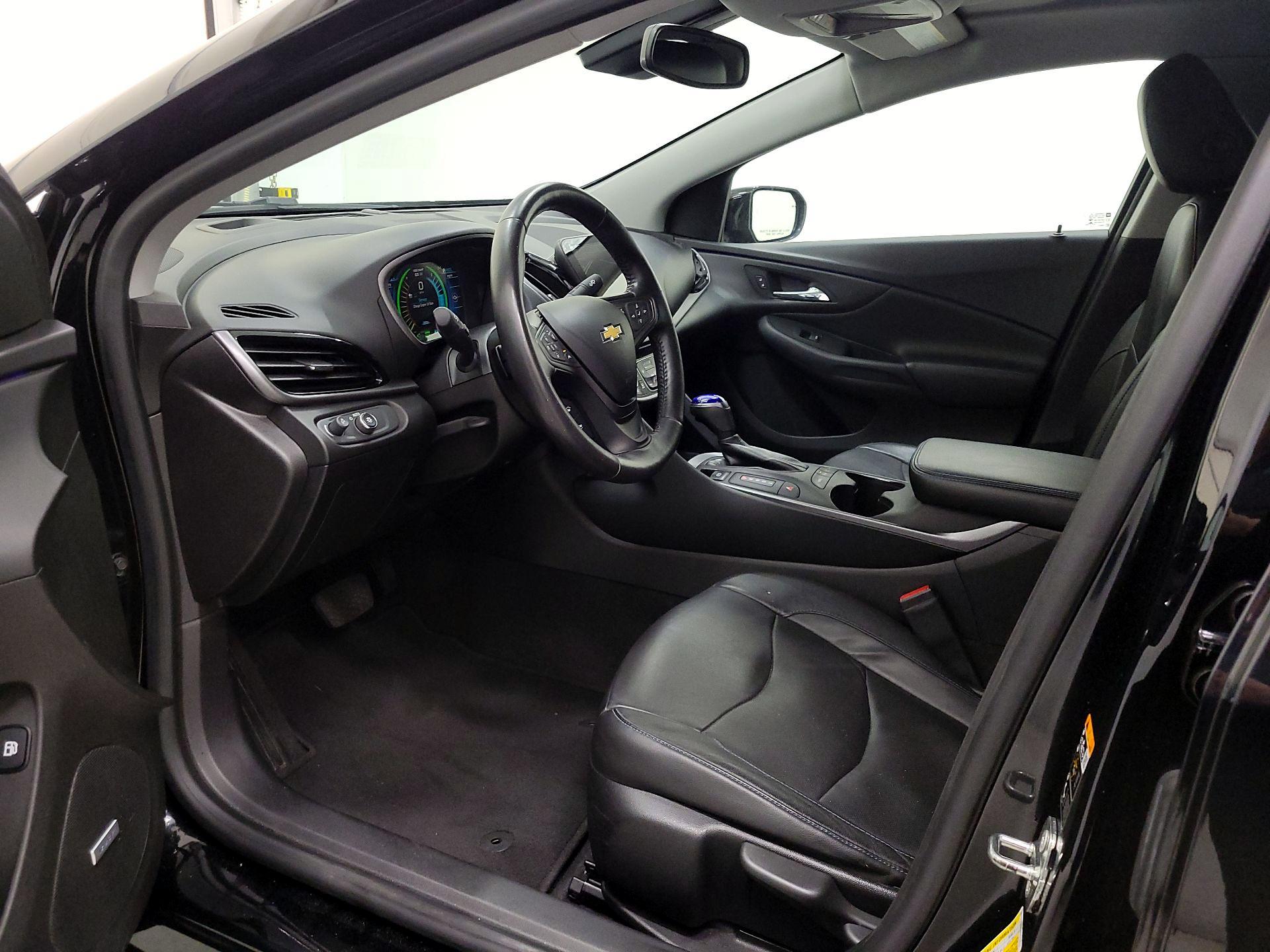 Thumbnail: 2017 Chevrolet Volt - 11