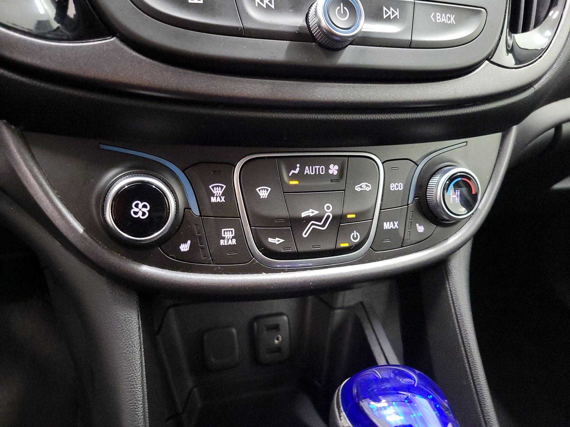 Thumbnail: 2017 Chevrolet Volt - 17