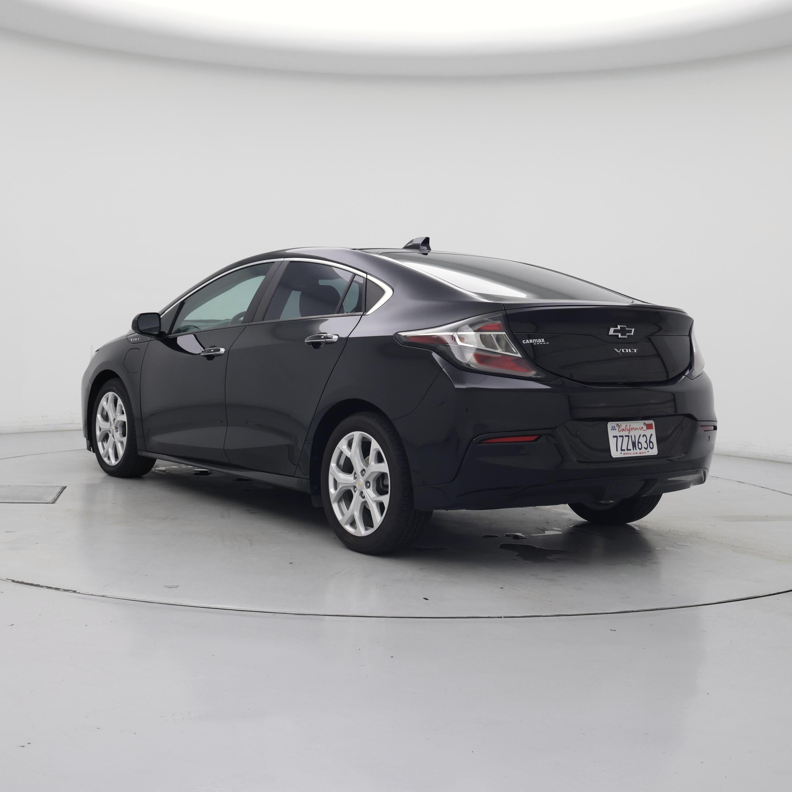 Thumbnail: 2017 Chevrolet Volt - 2