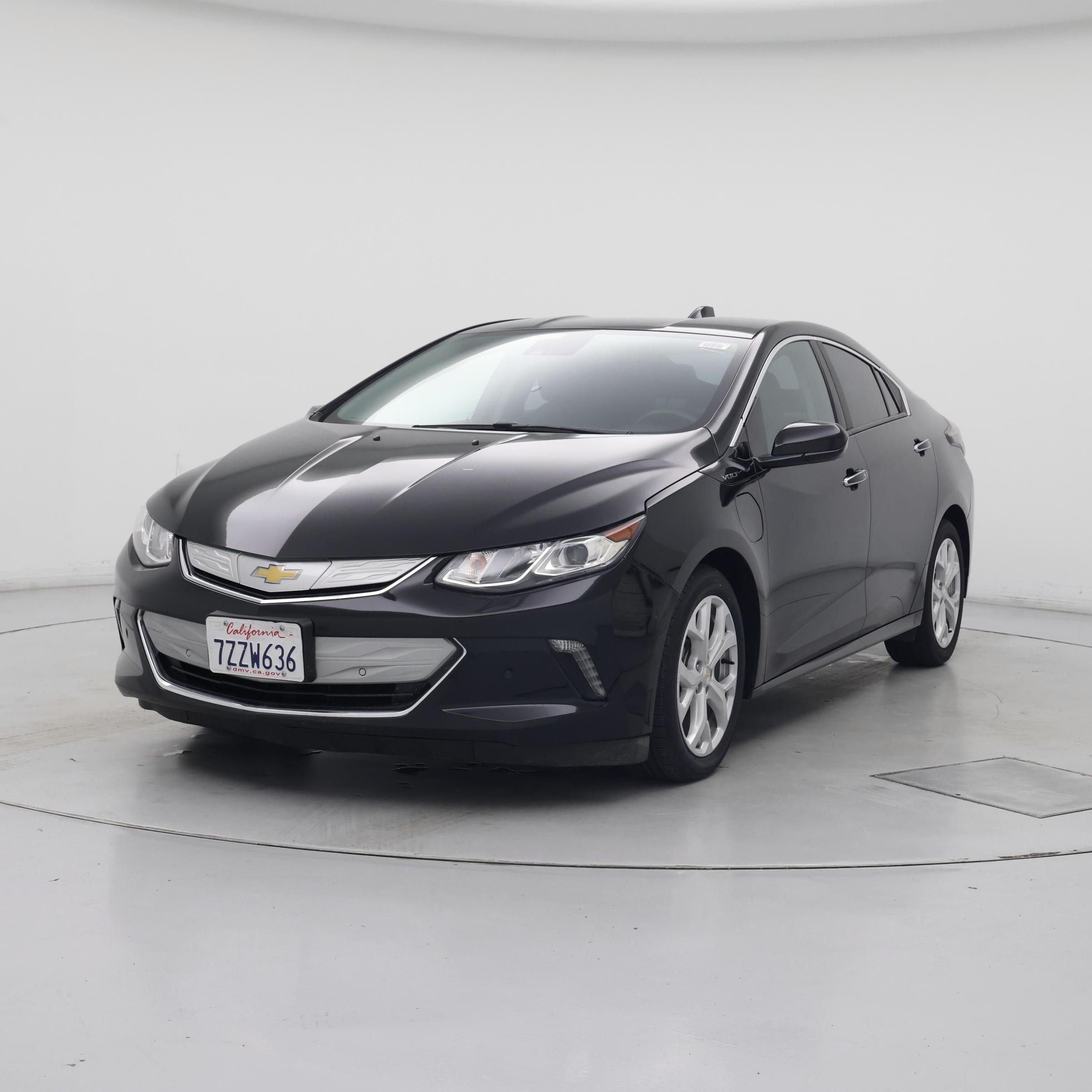Thumbnail: 2017 Chevrolet Volt - 4