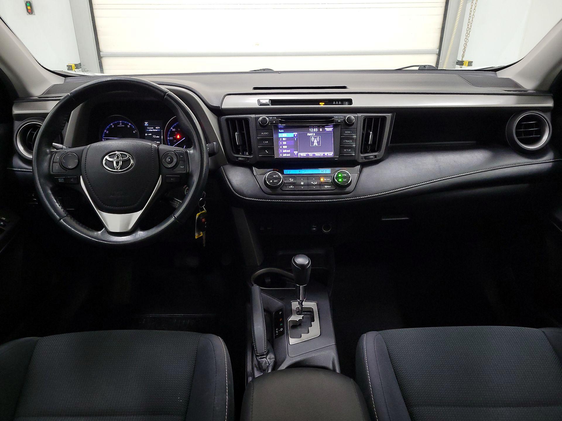 Thumbnail: 2018 Toyota RAV4 - 9