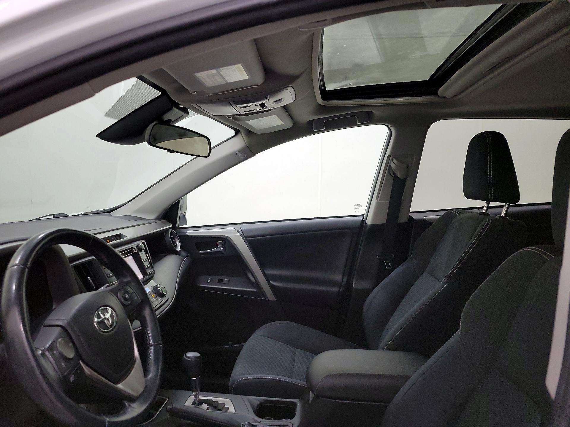 Thumbnail: 2018 Toyota RAV4 - 19