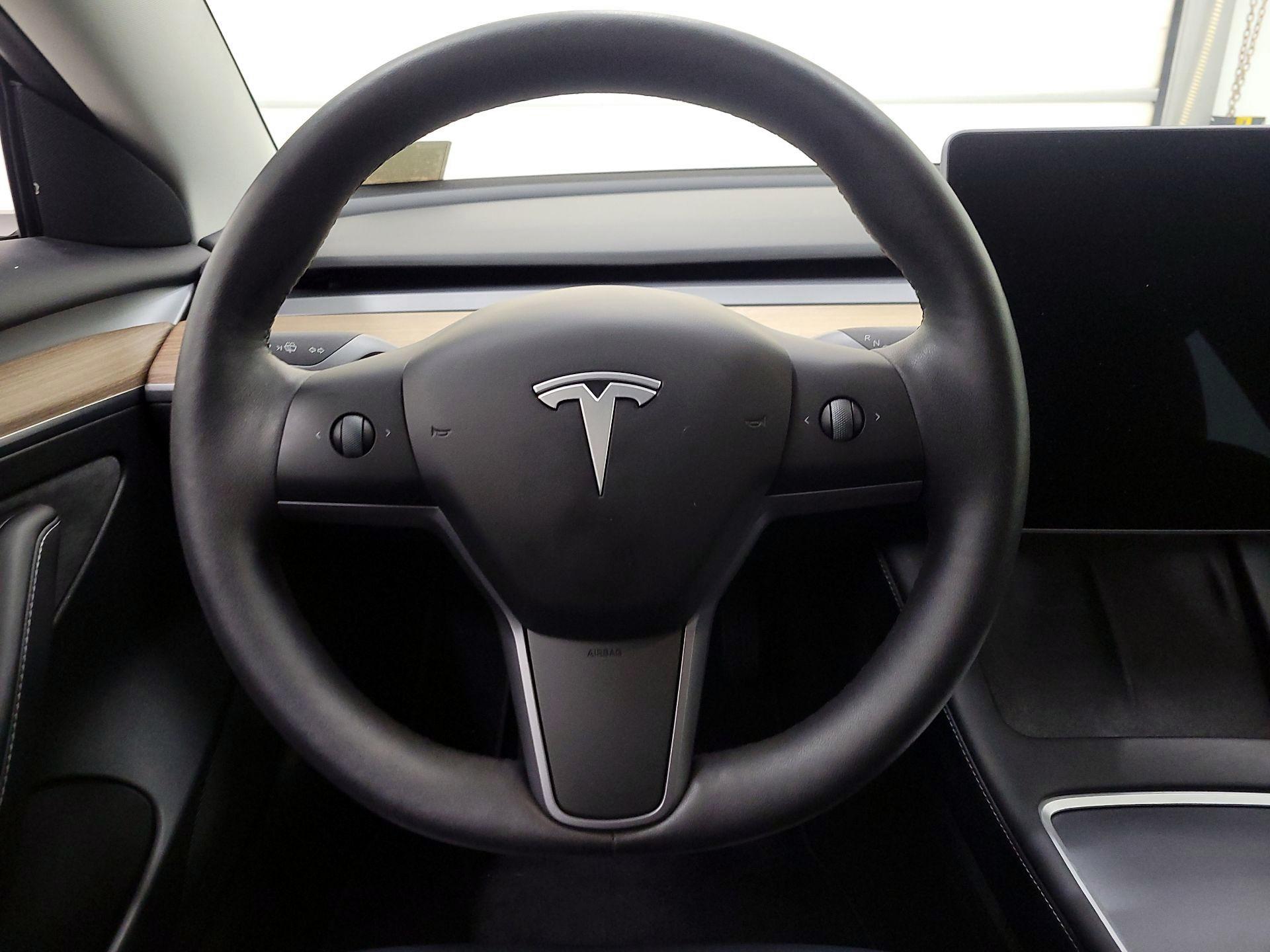 Thumbnail: 2023 Tesla Model 3 - 10