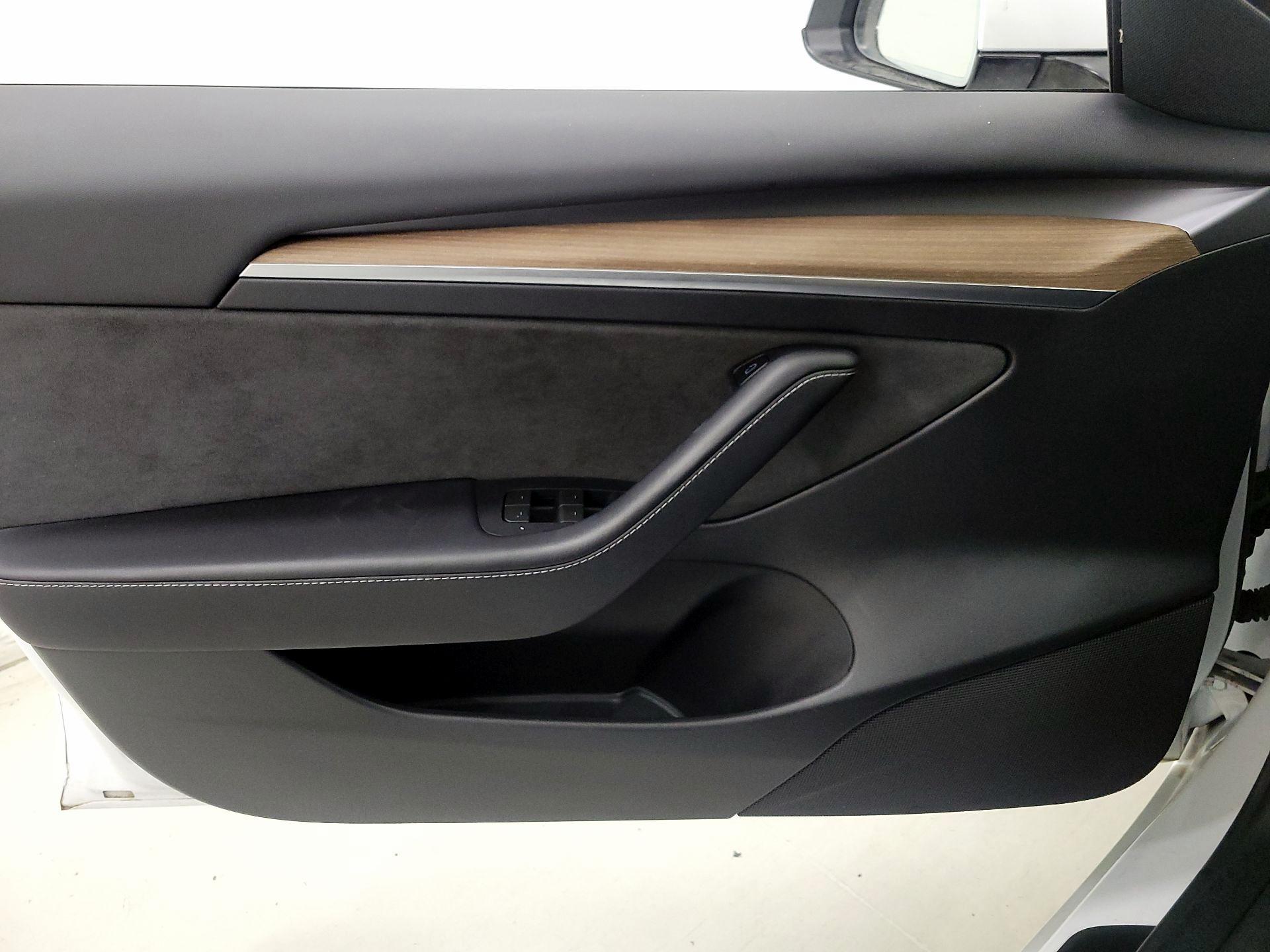 Thumbnail: 2023 Tesla Model 3 - 12