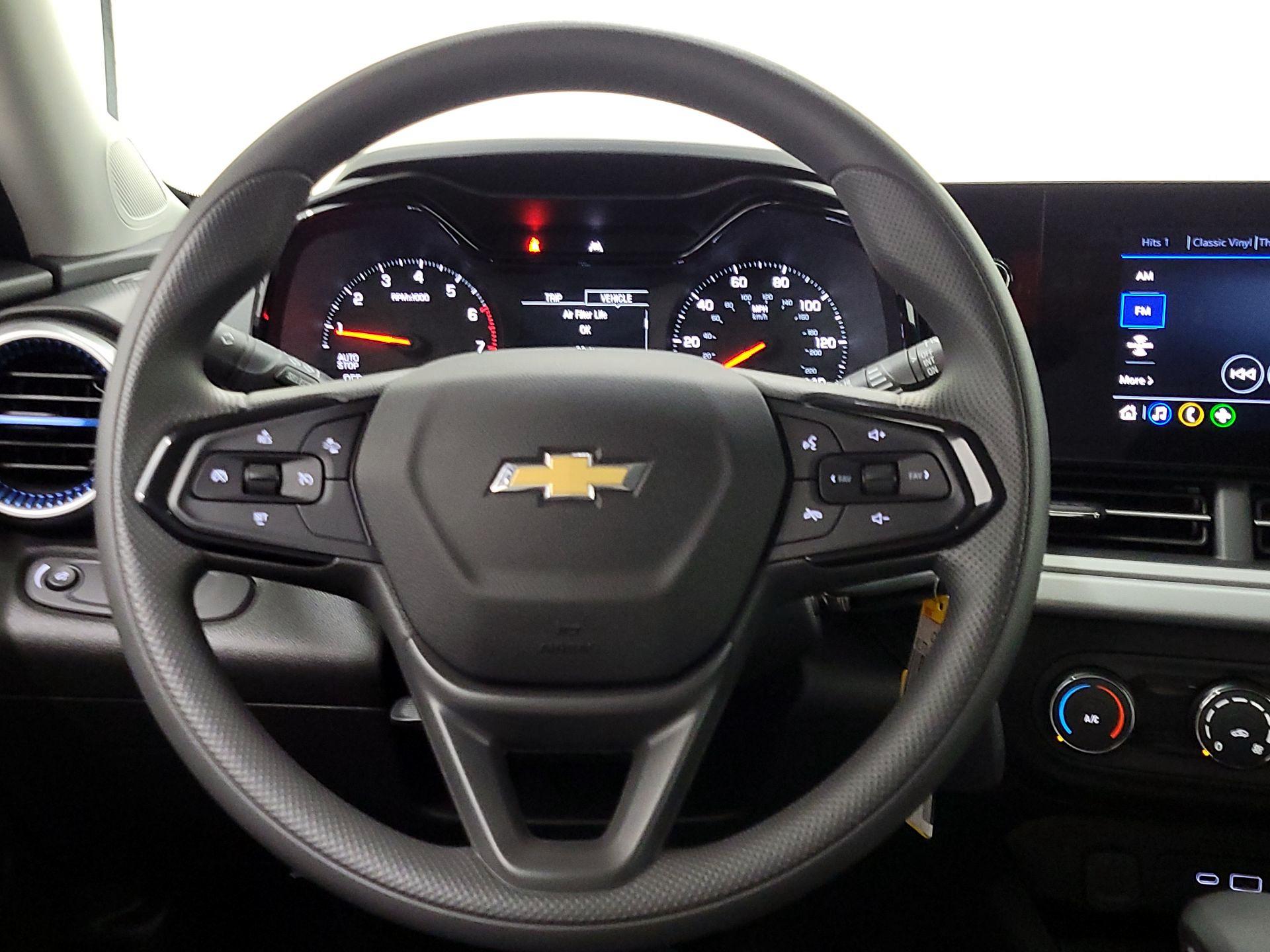 Thumbnail: 2025 Chevrolet Trax - 10