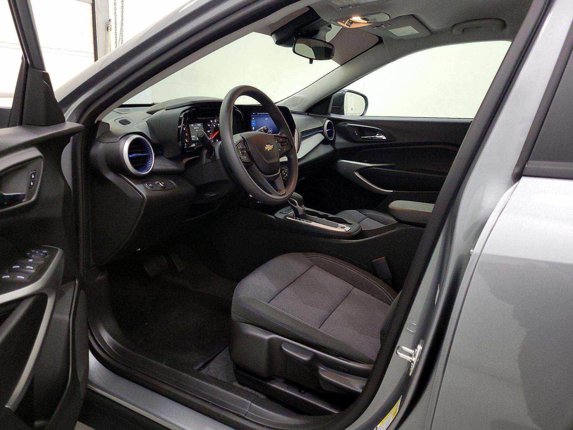 Thumbnail: 2025 Chevrolet Trax - 11