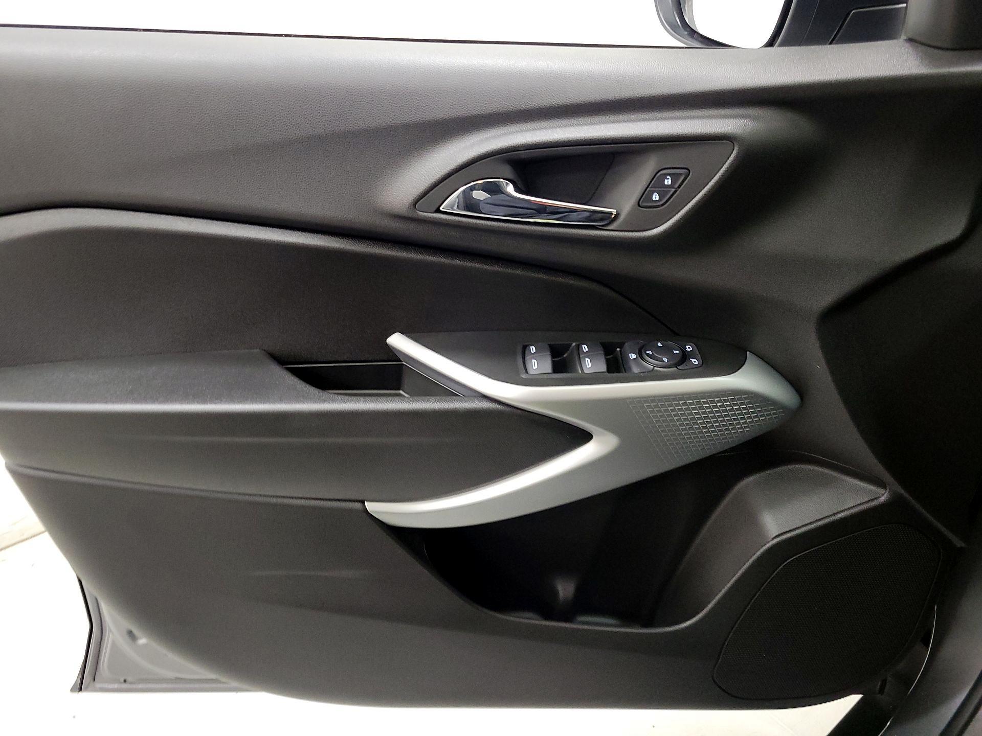 Thumbnail: 2025 Chevrolet Trax - 12