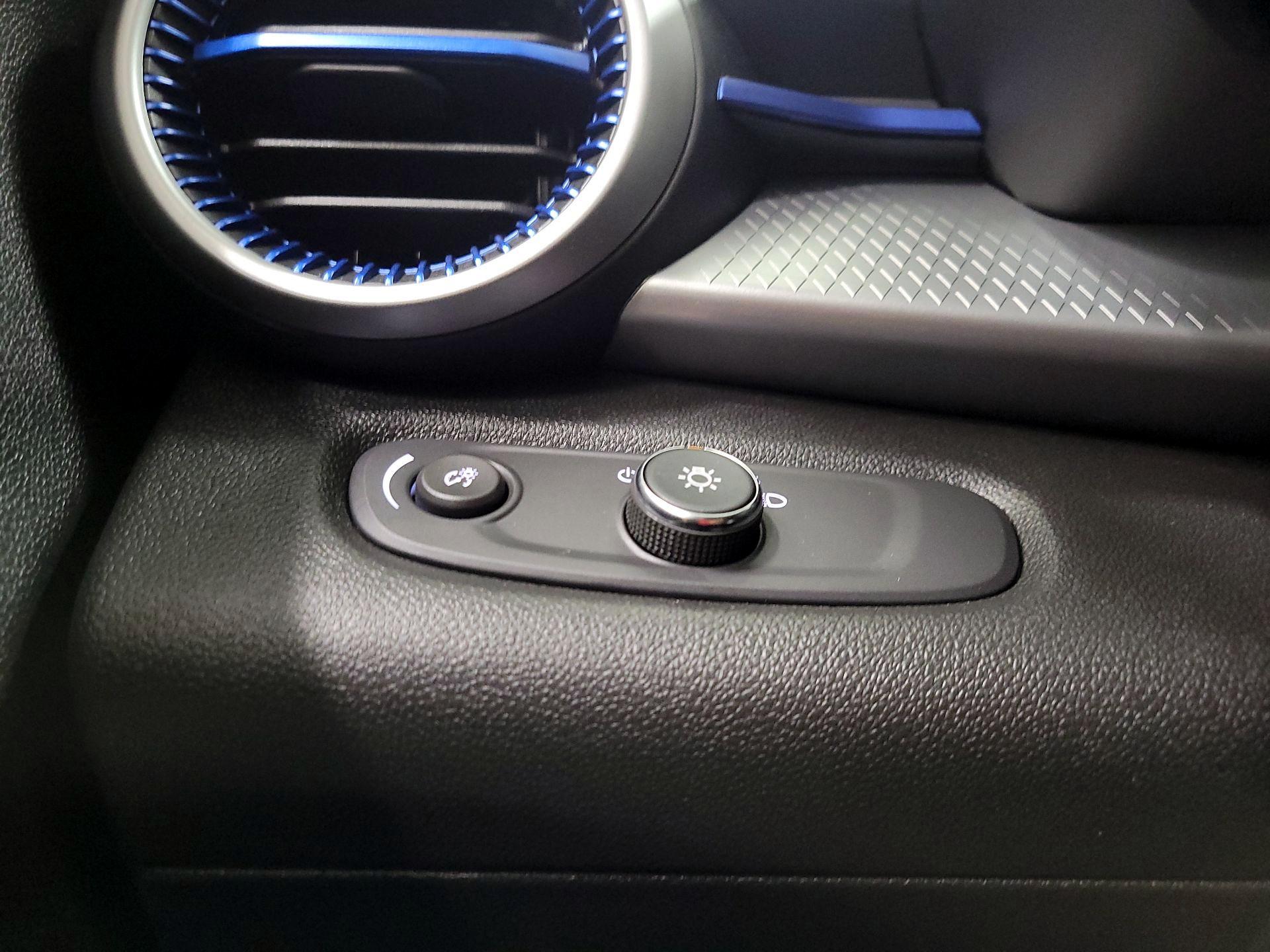 Thumbnail: 2025 Chevrolet Trax - 13