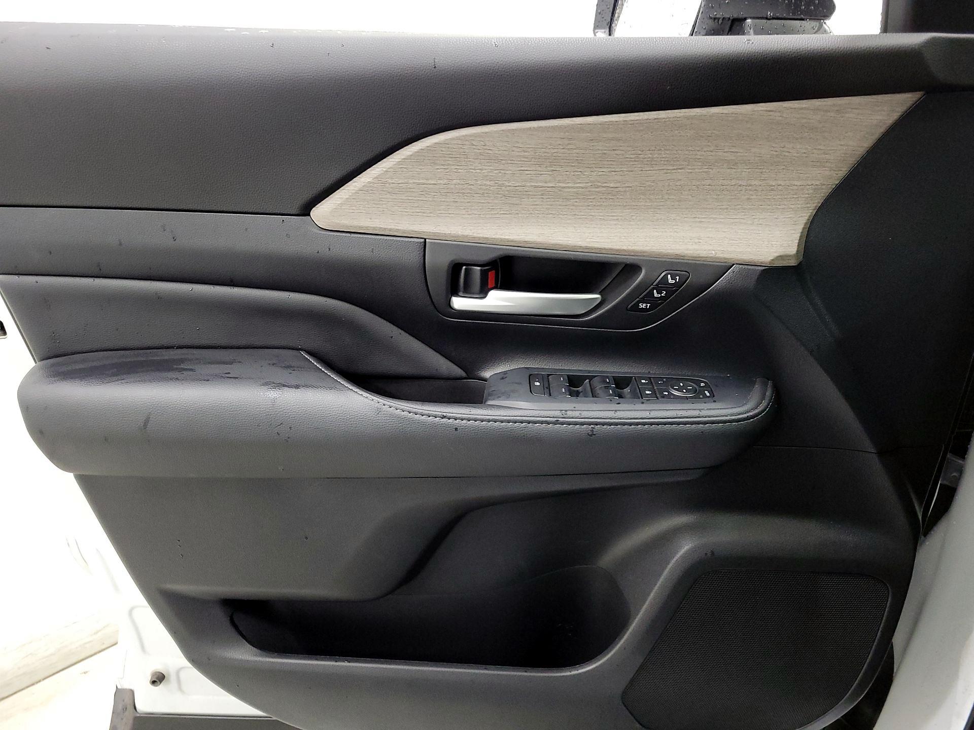 Thumbnail: 2025 Toyota Grand Highlander - 12