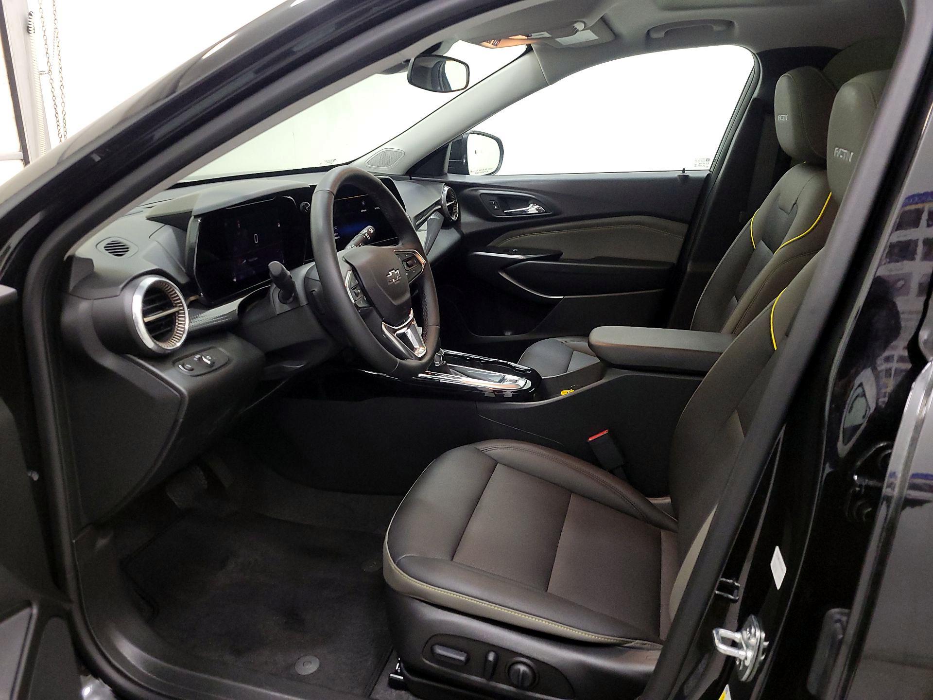 Thumbnail: 2025 Chevrolet Trax - 11