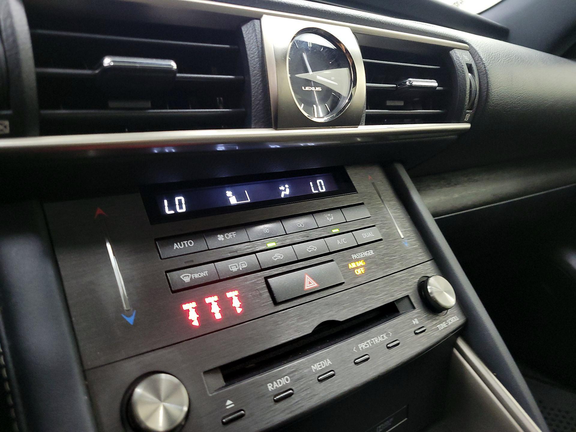 Thumbnail: 2019 Lexus IS - 16