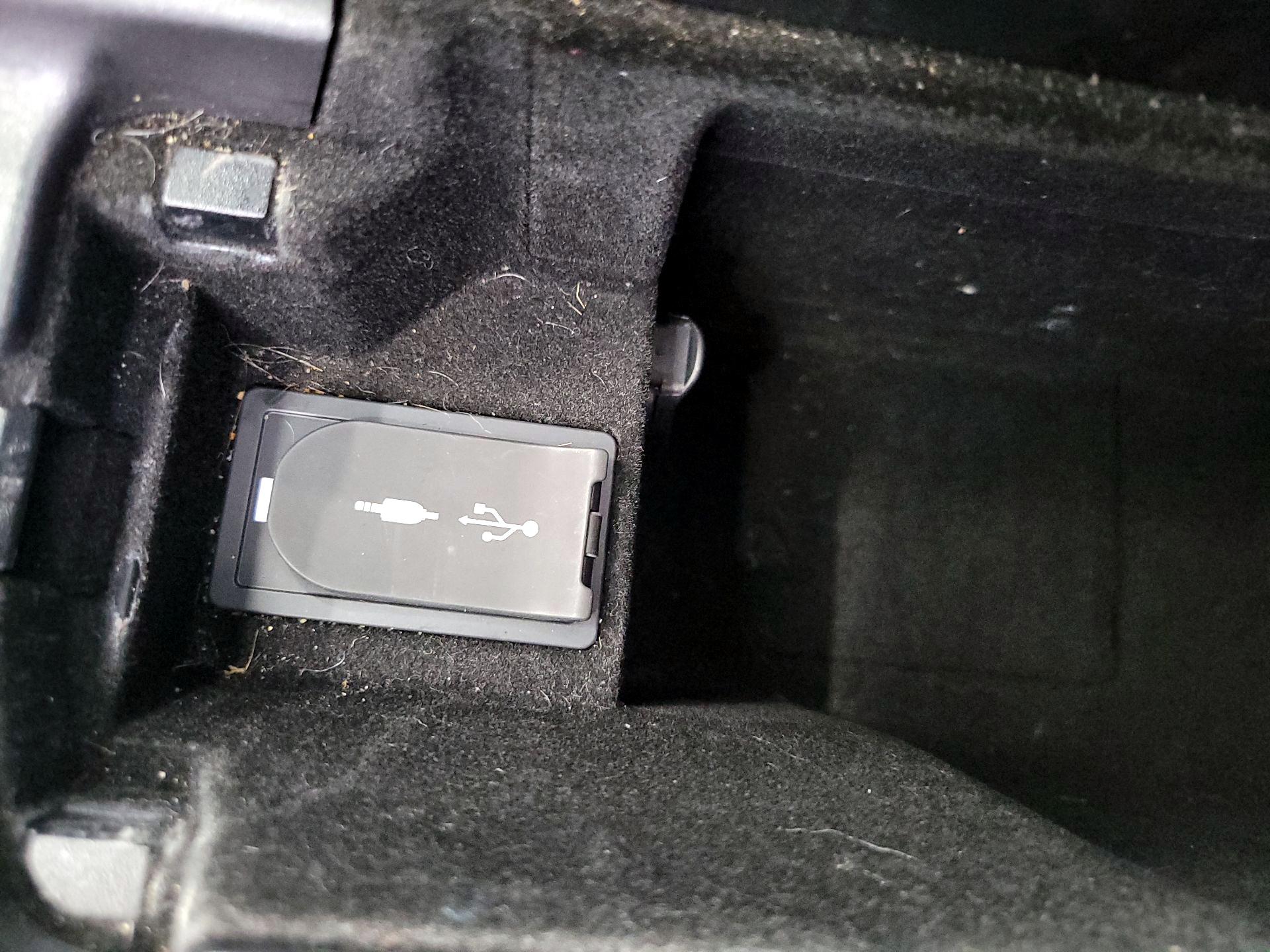 Thumbnail: 2019 Lexus IS - 18