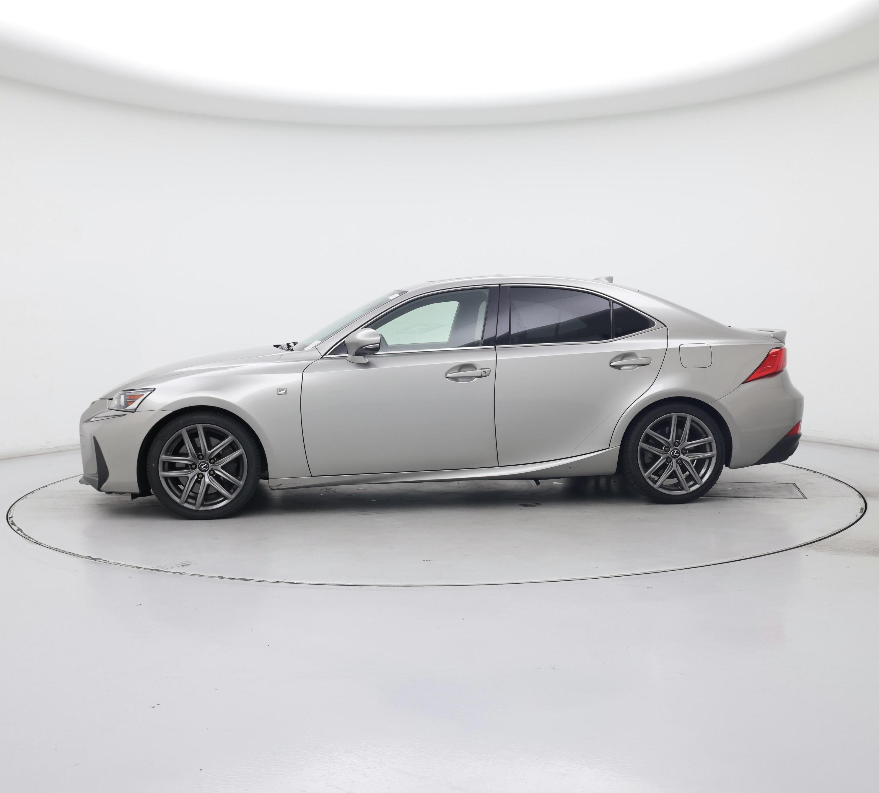 Thumbnail: 2019 Lexus IS - 3