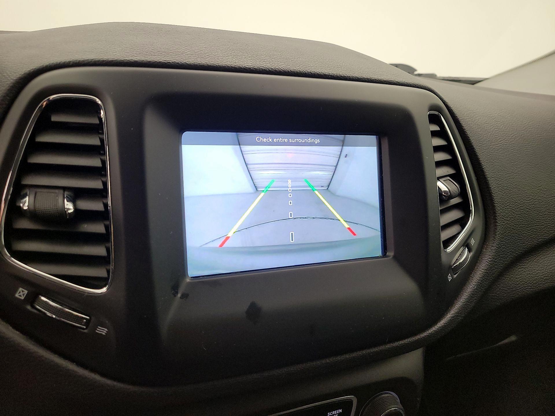 Thumbnail: 2018 Jeep Compass - 14