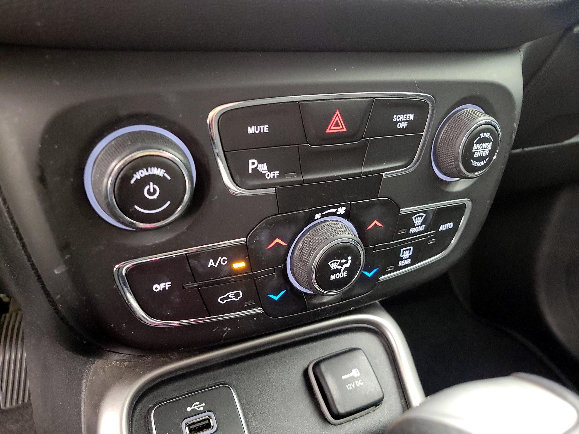 Thumbnail: 2018 Jeep Compass - 16