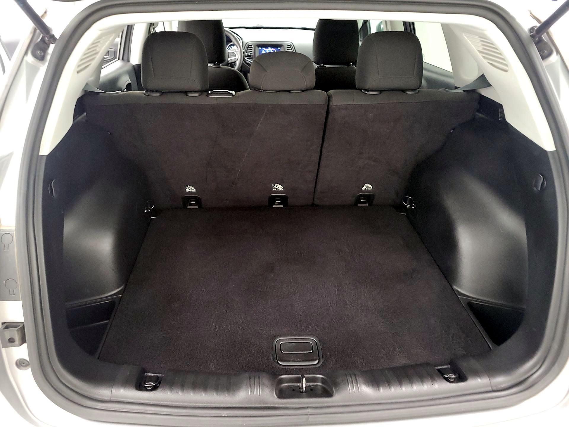 Thumbnail: 2018 Jeep Compass - 20