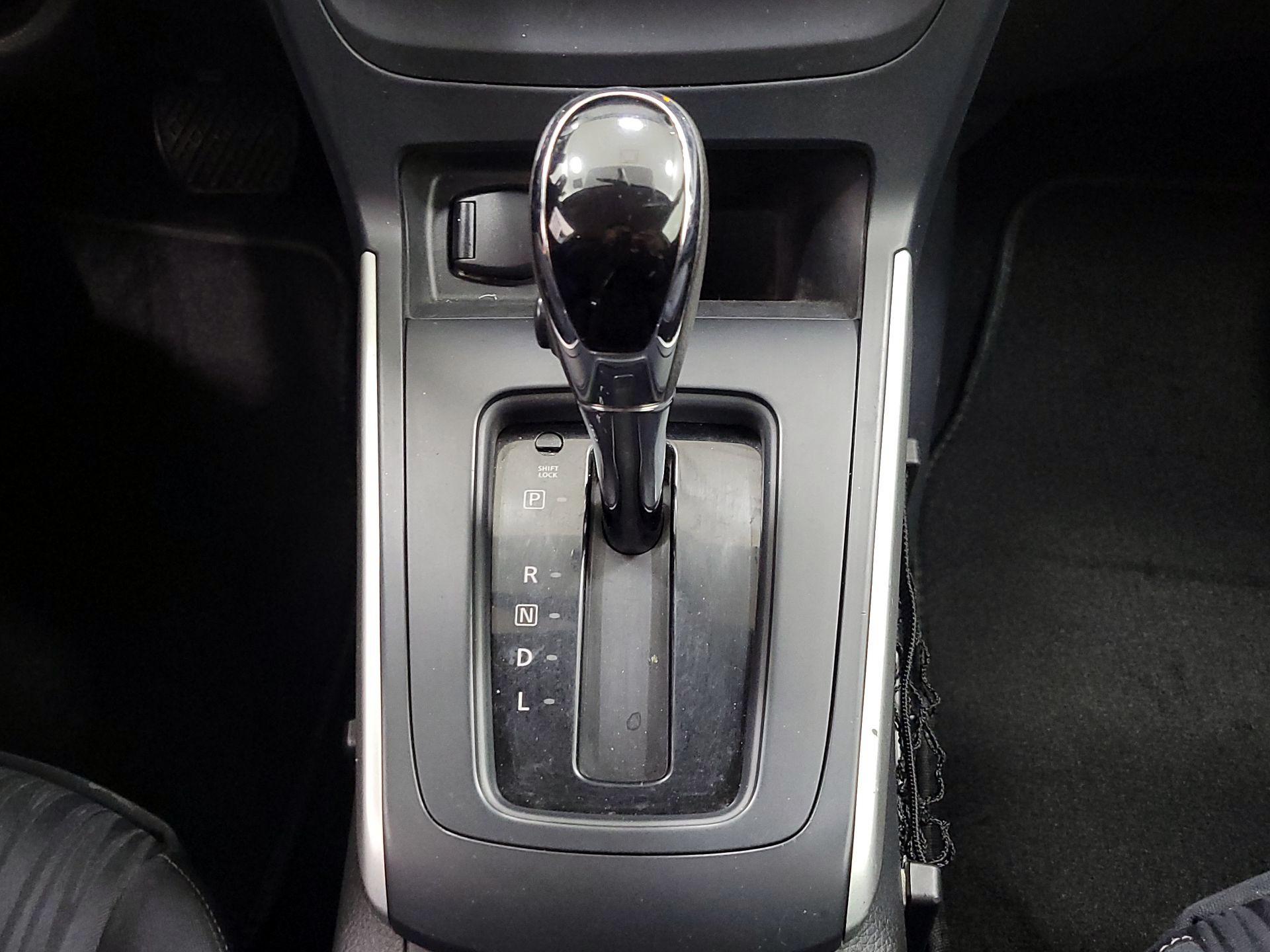 Thumbnail: 2017 Nissan Sentra - 17