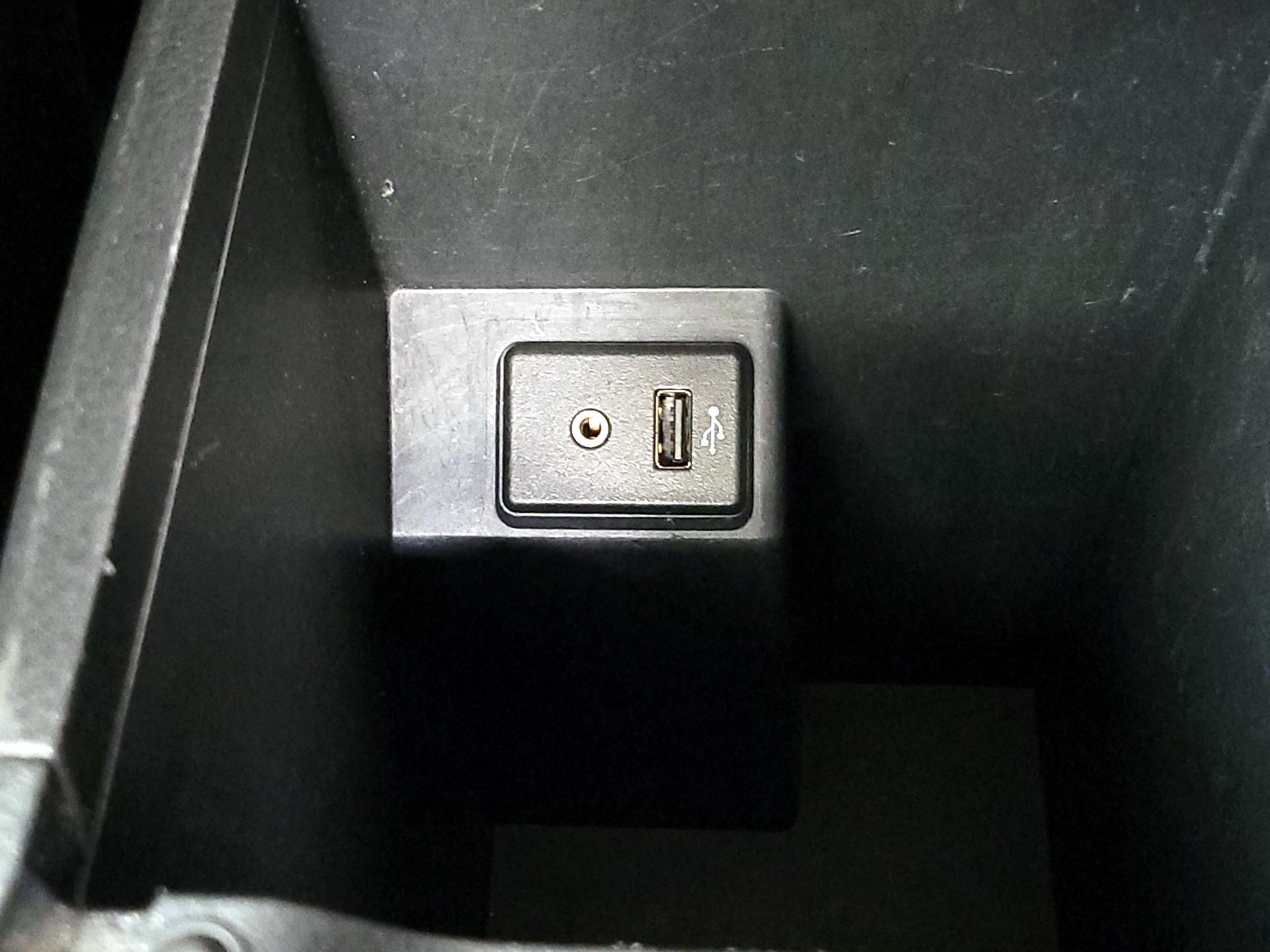 Thumbnail: 2017 Nissan Sentra - 18