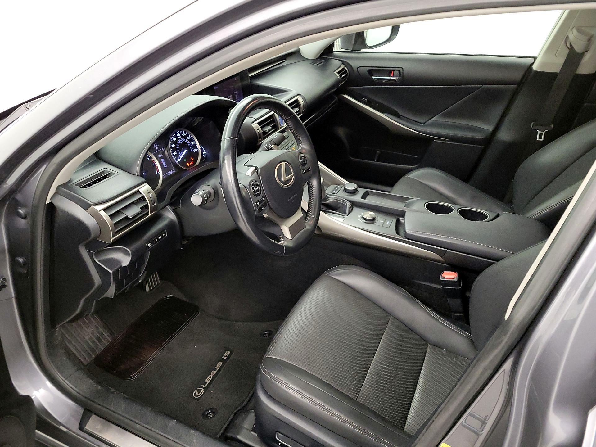 Thumbnail: 2015 Lexus IS - 11