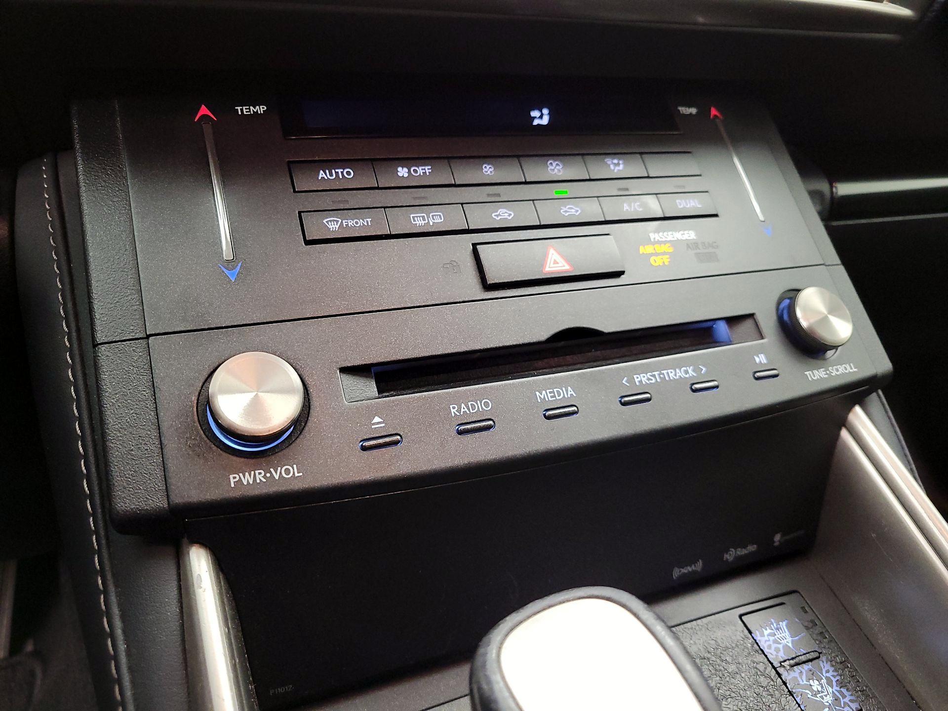 Thumbnail: 2015 Lexus IS - 16