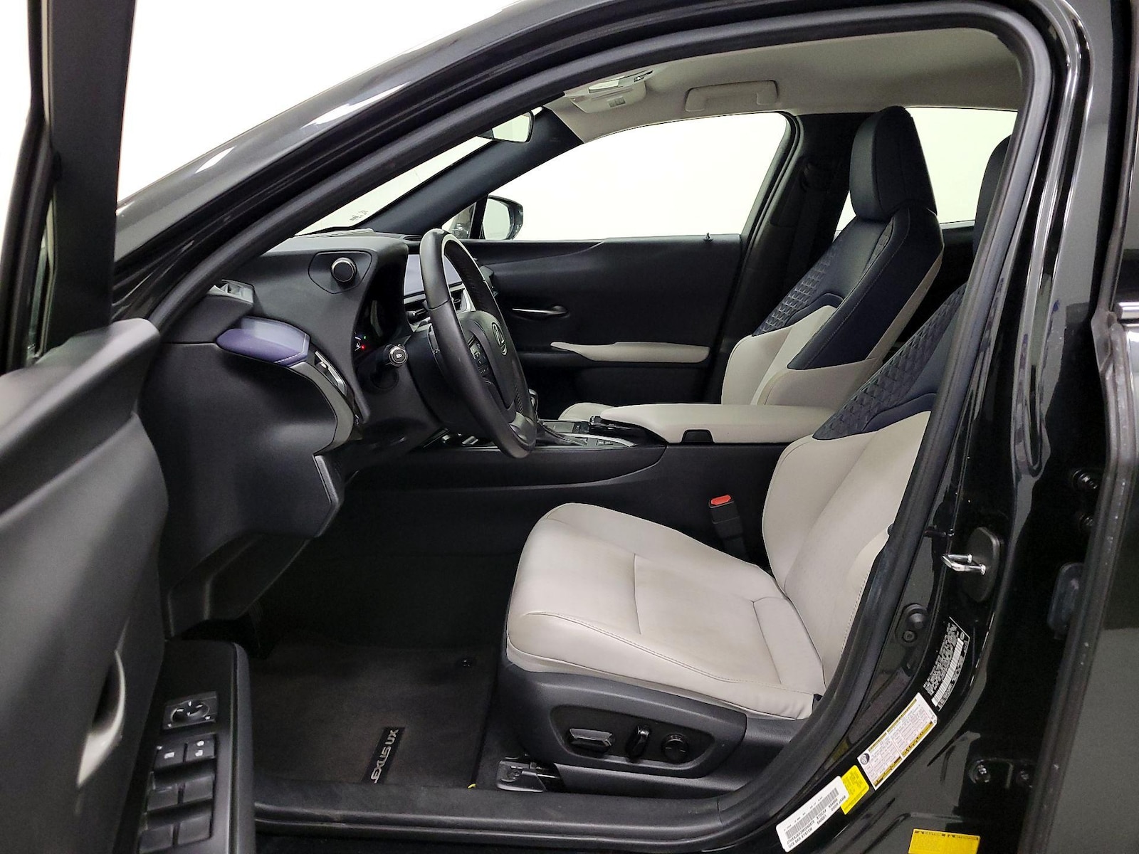2021 Lexus UX Hybrid 250h - Photo 12
