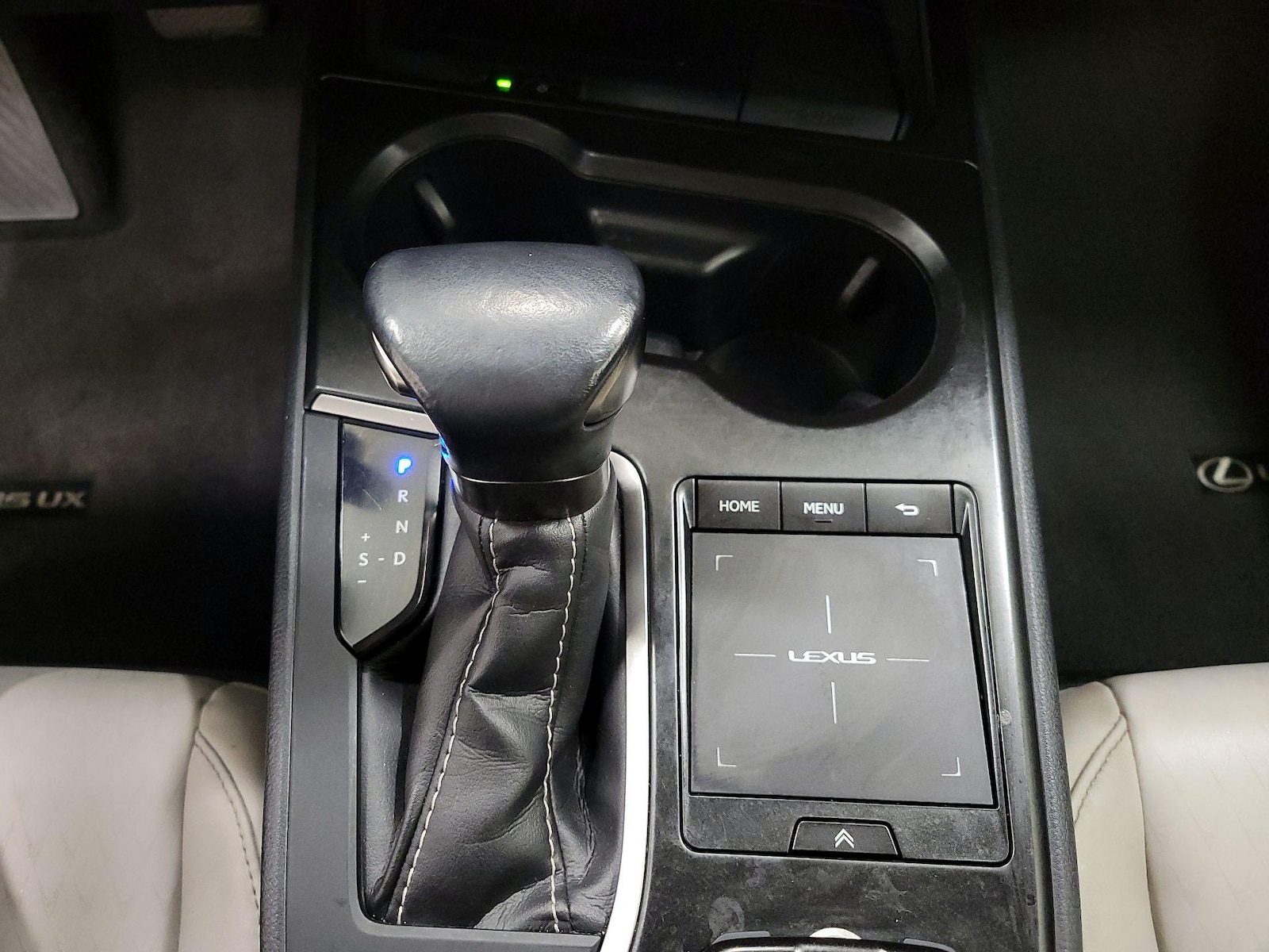 2021 Lexus UX Hybrid 250h - Photo 18