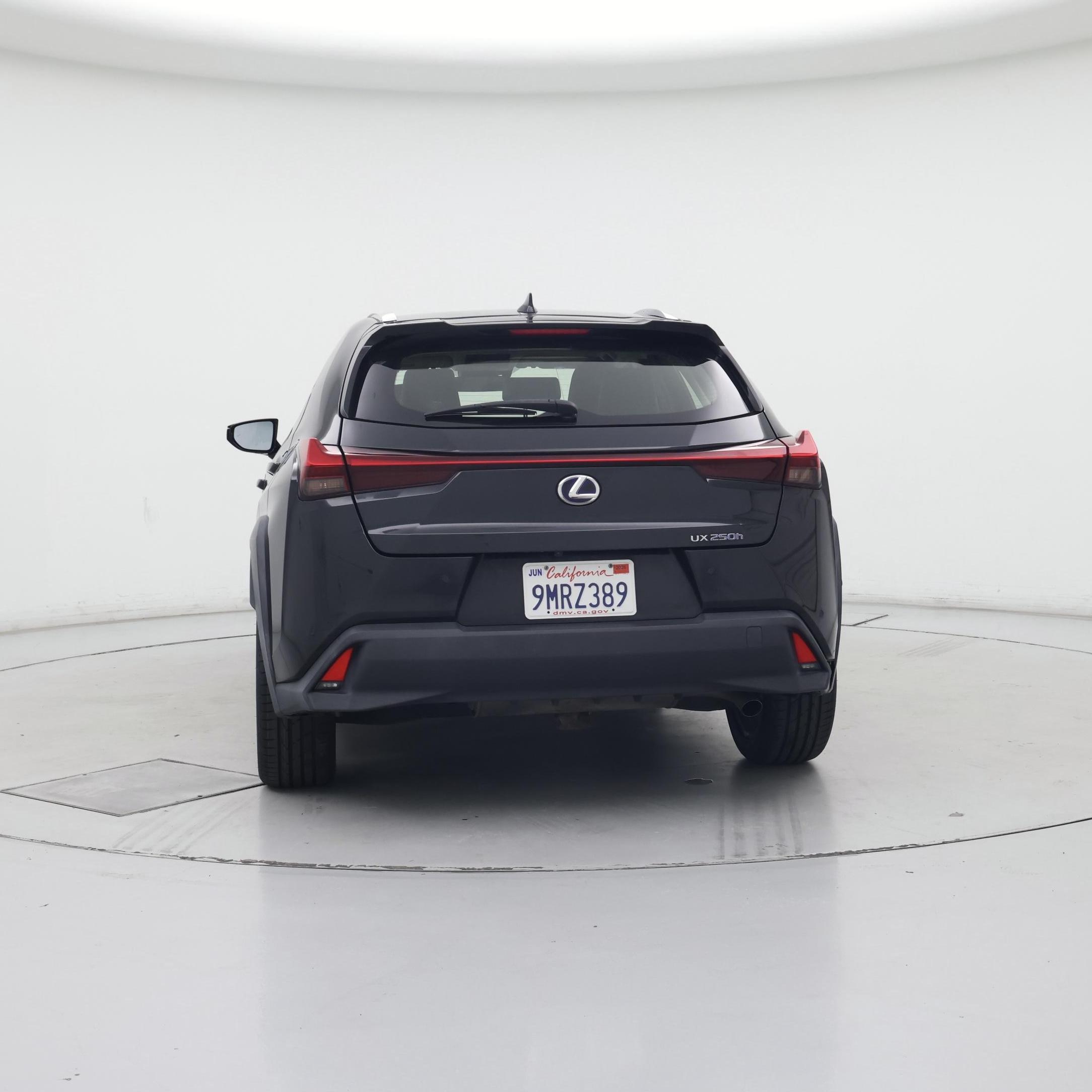 Thumbnail: 2021 Lexus UX - 6