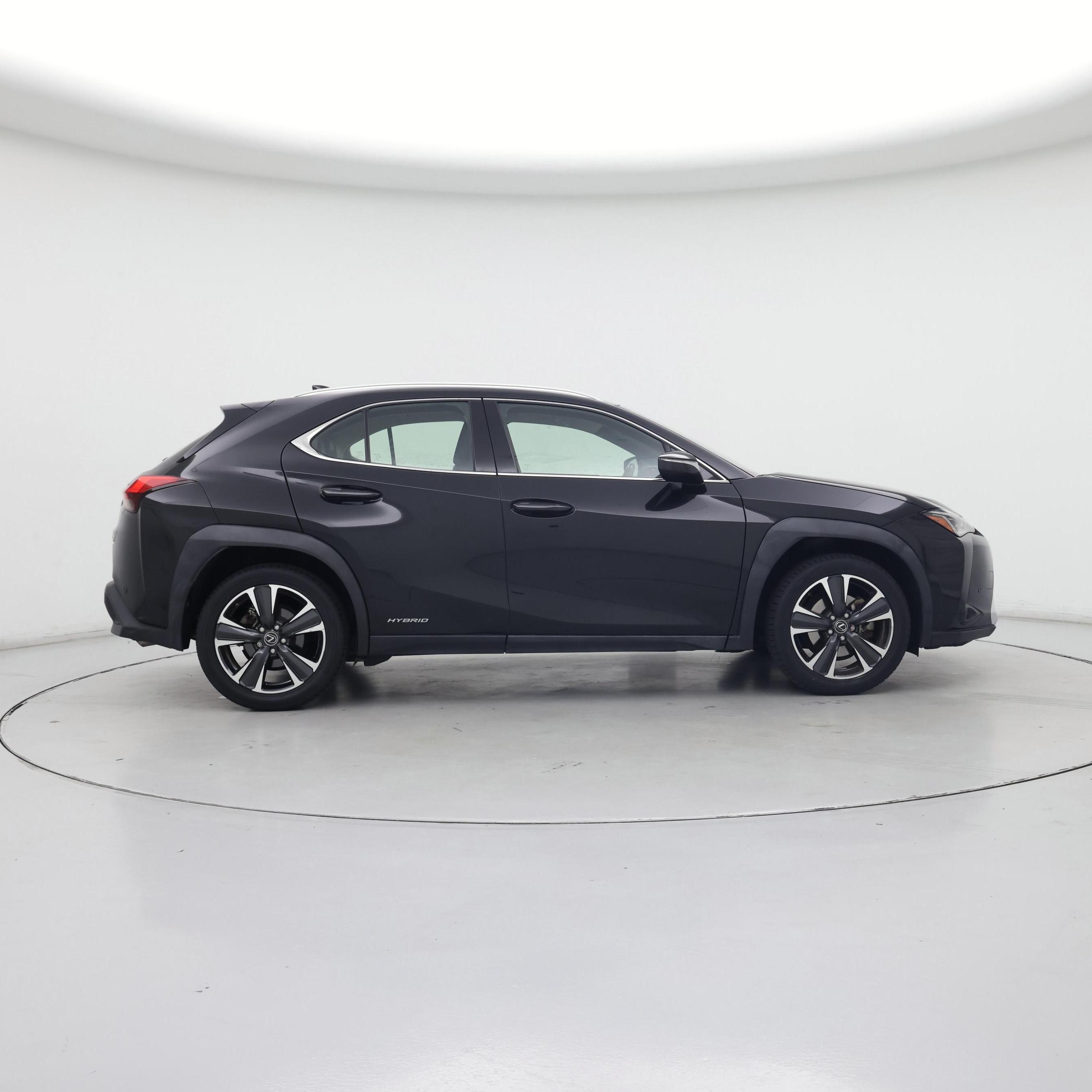 Thumbnail: 2021 Lexus UX - 7
