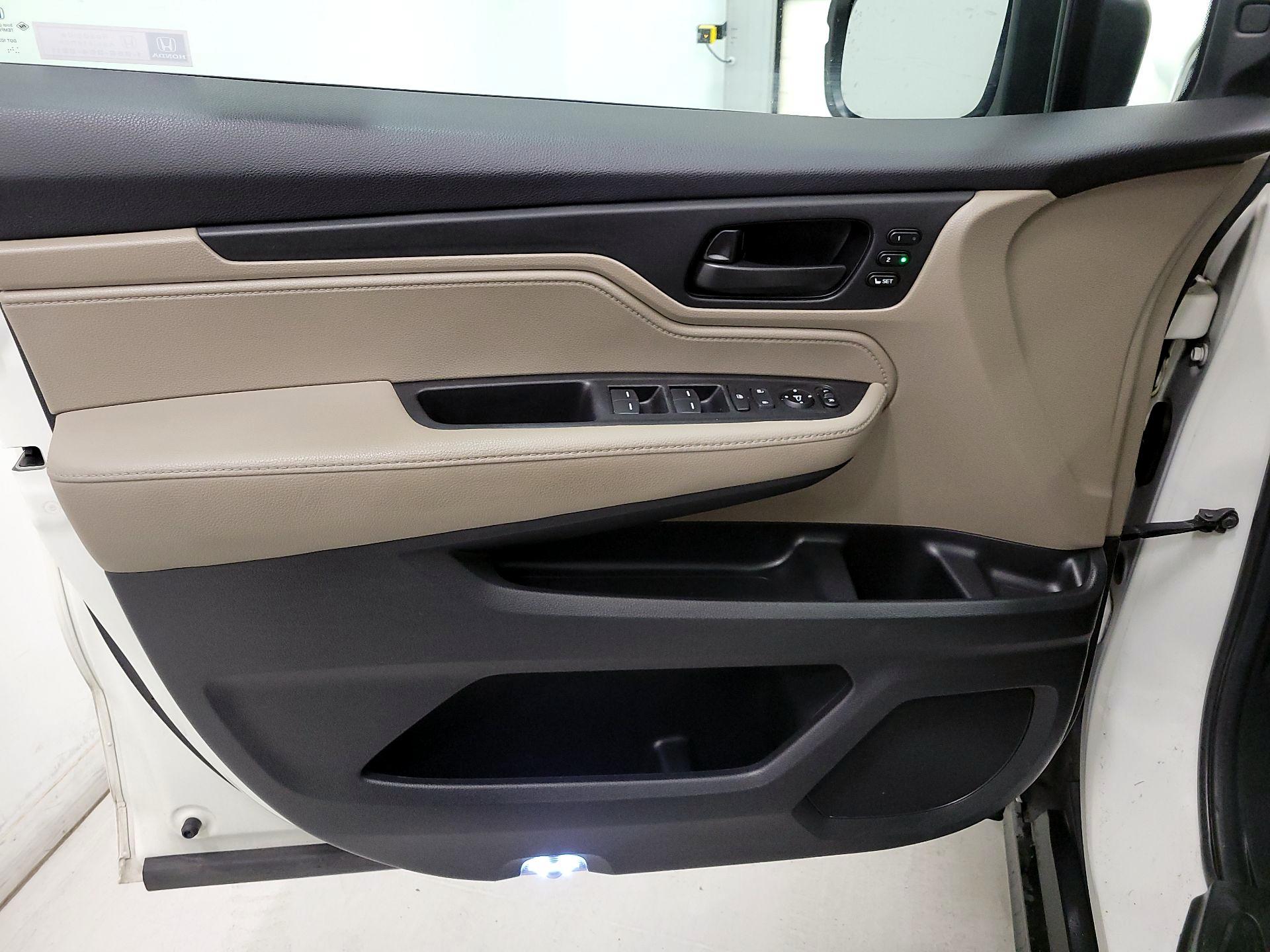 Thumbnail: 2019 Honda Odyssey - 12