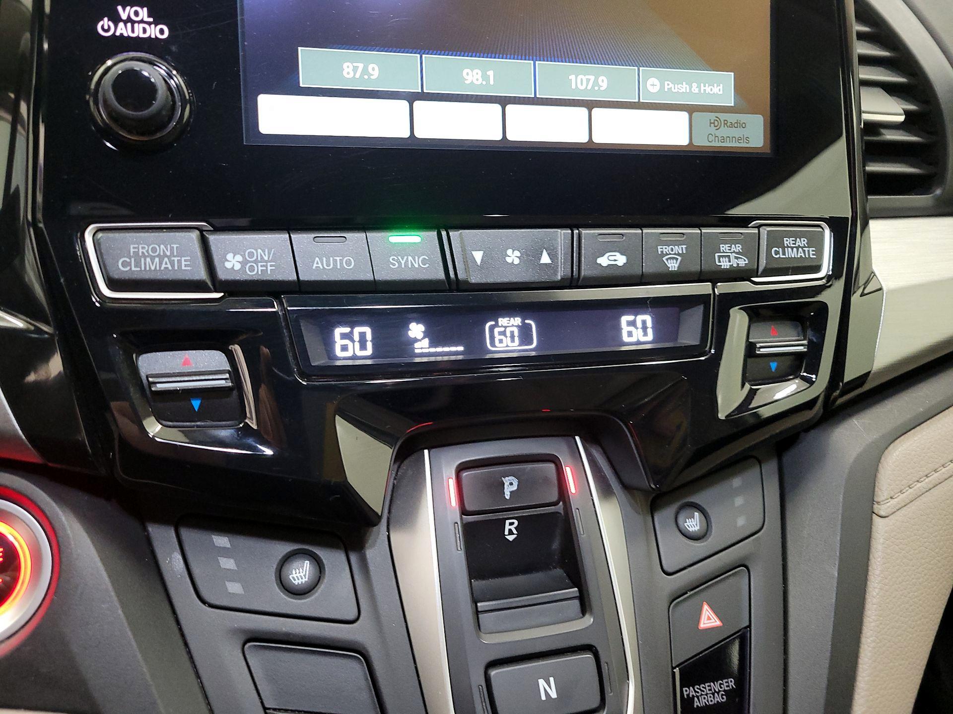 Thumbnail: 2019 Honda Odyssey - 16