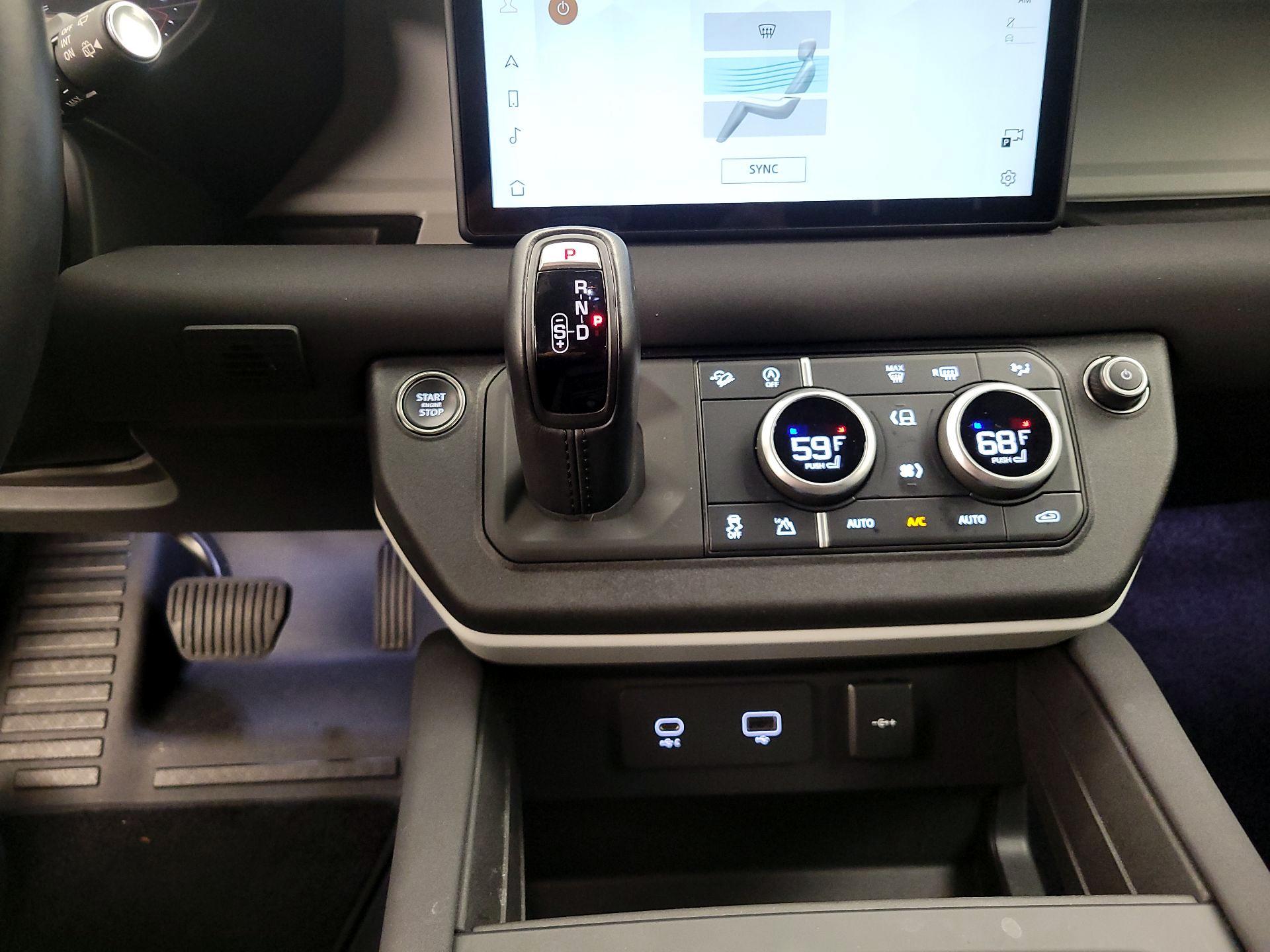 Thumbnail: 2023 Land Rover Defender - 18